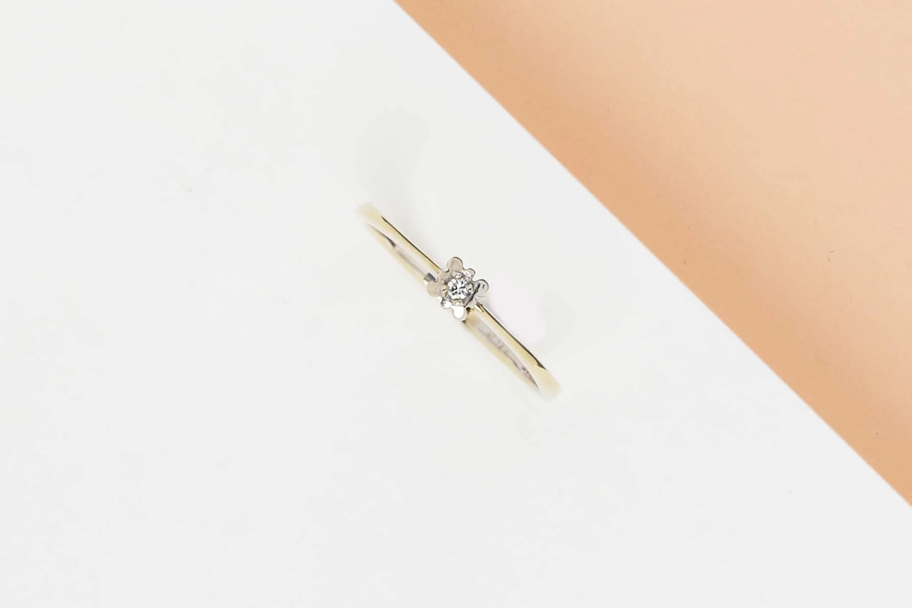 14ct. Yellow Gold Ring with Diamond