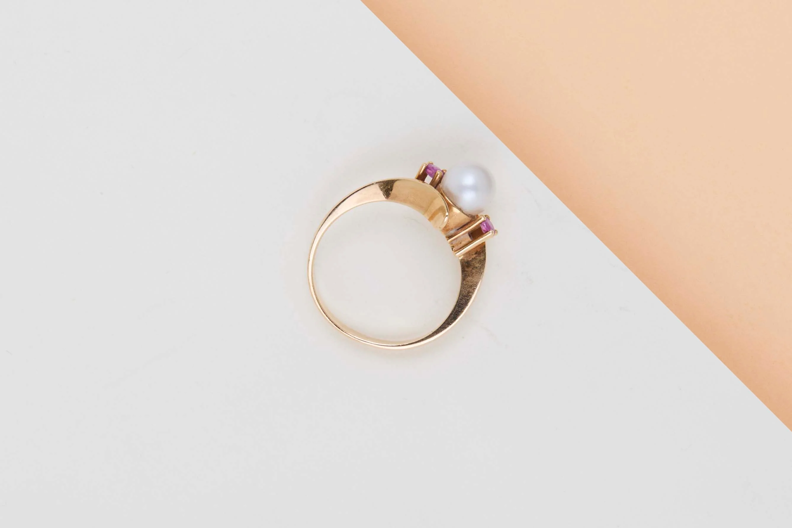 18 ct. Yellow Gold Ring - Pearl - Ruby - Size 53 - Image 3