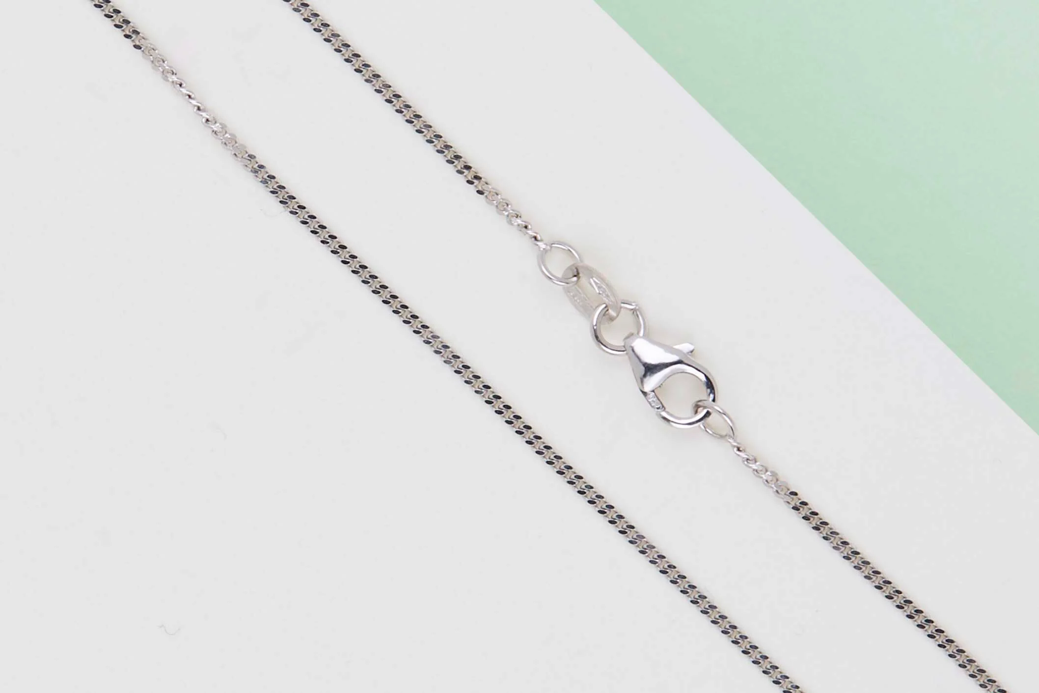 18ct. White Gold Necklace - 60 CM