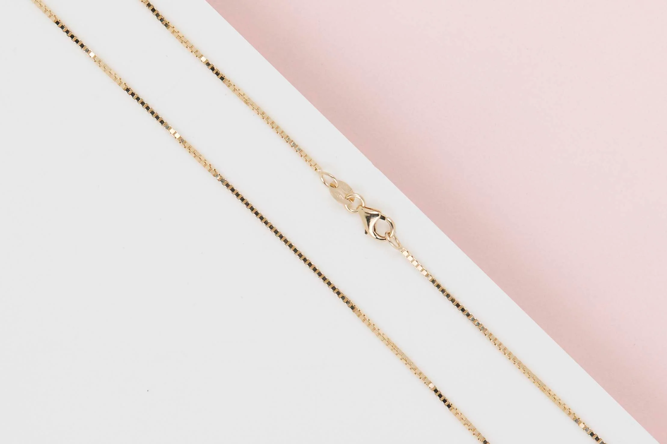 18ct. Yellow Gold Necklace - 45.5CM