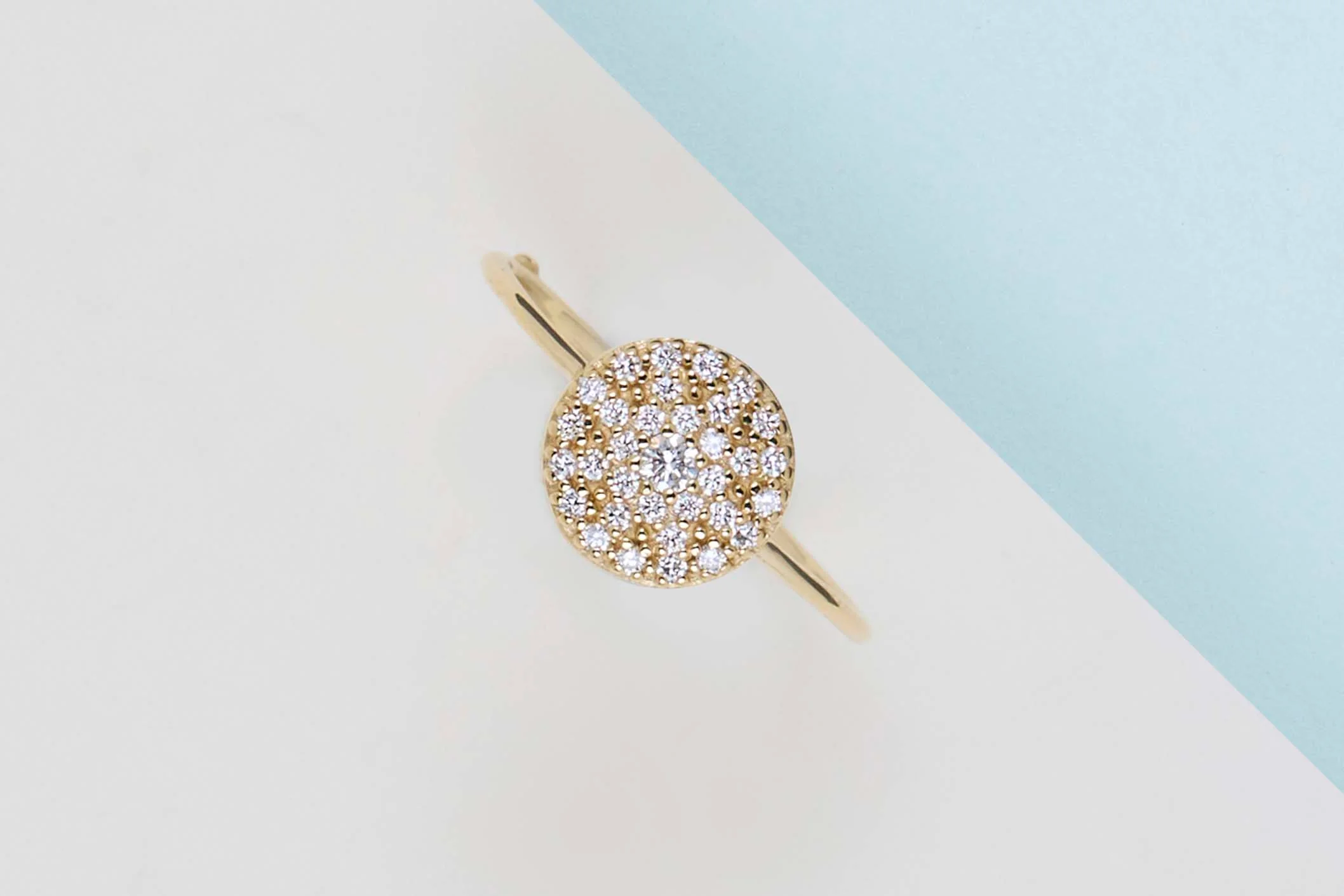 18ct. Yellow Gold Ring - Diamonds - Size 54