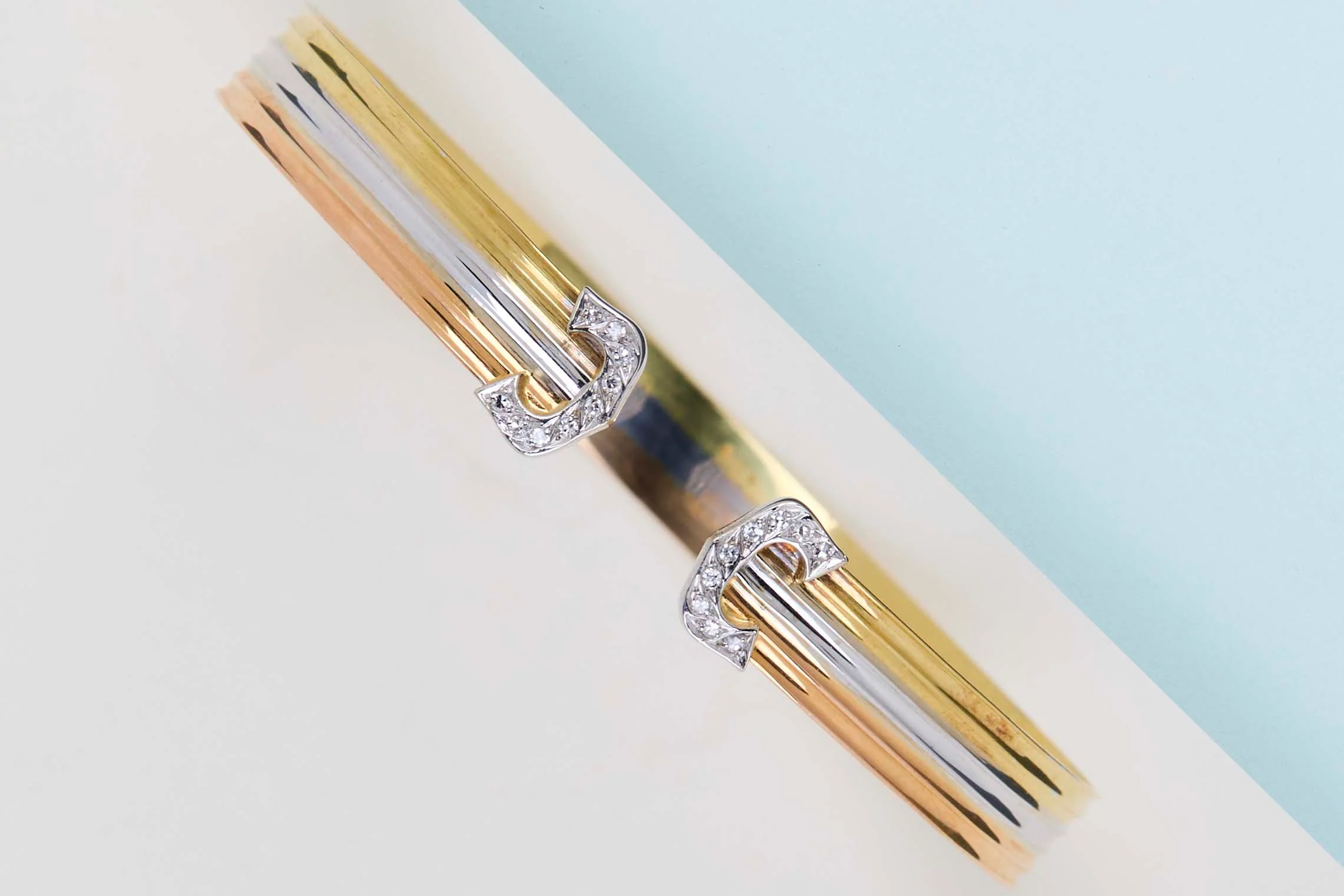 18ct. Yellow/Rose/White Gold Bracelet - Diamond Encrusted Ends - 18CM