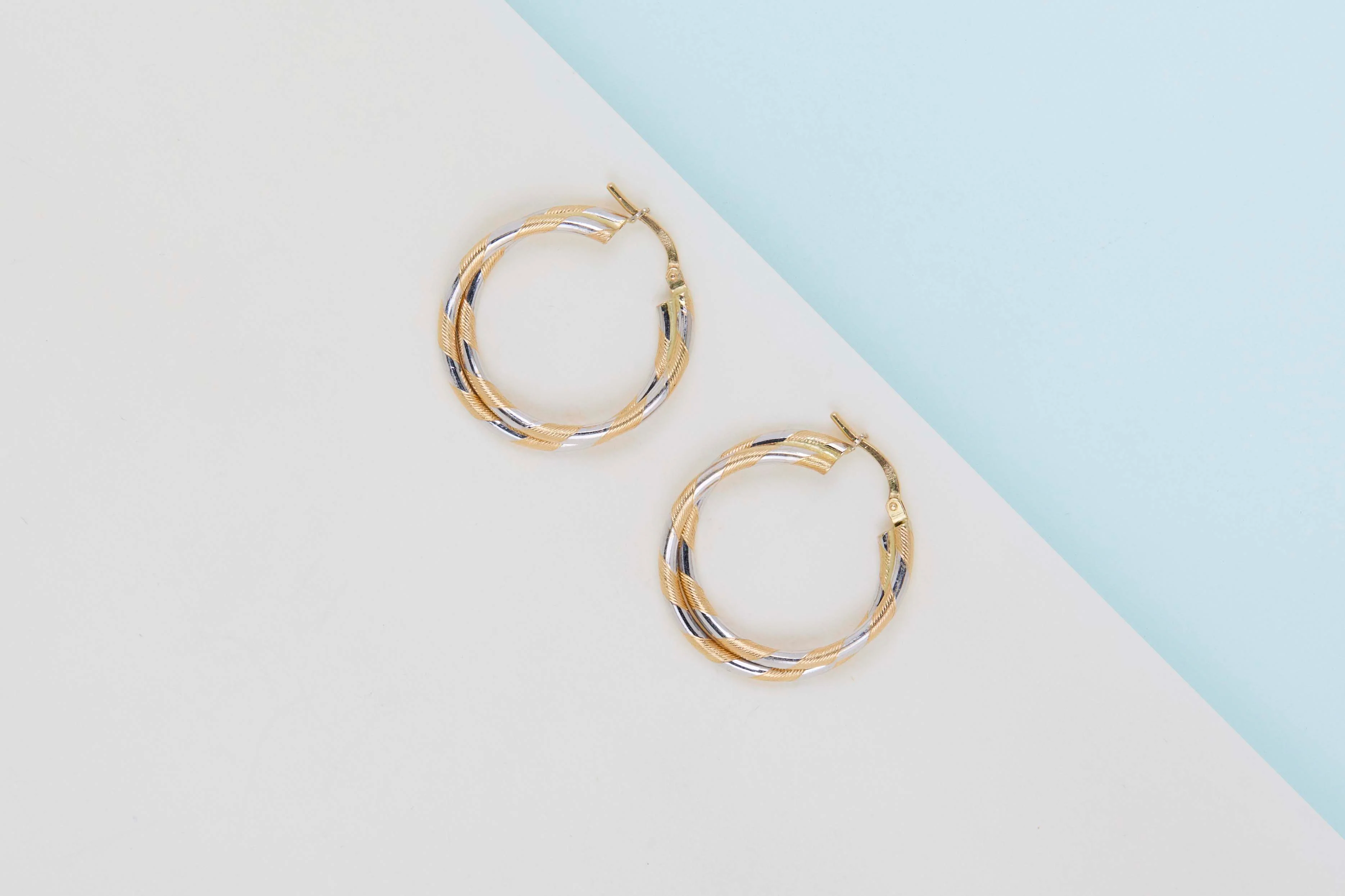 18ct. Yellow & White Gold Earrings - Image 2