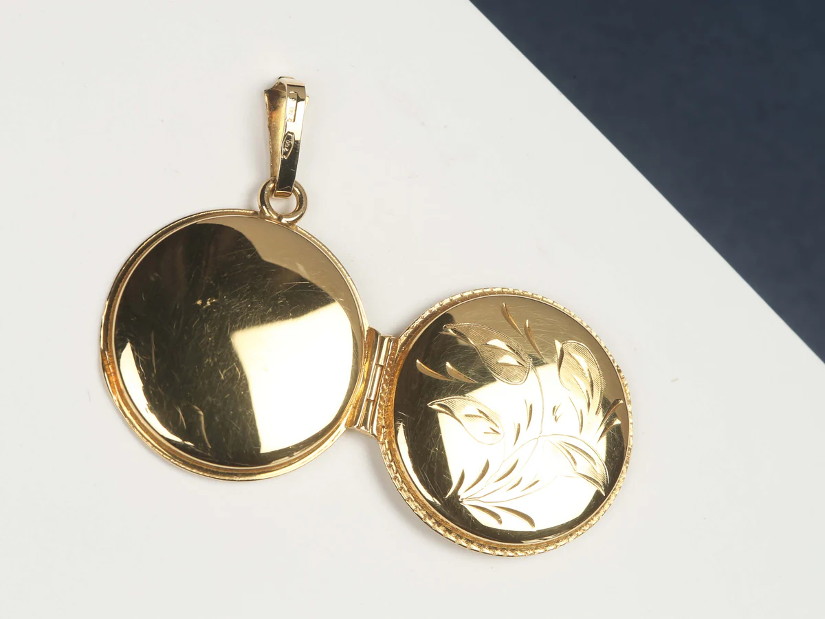18 ct. Yellow Gold Medallion - Image 3