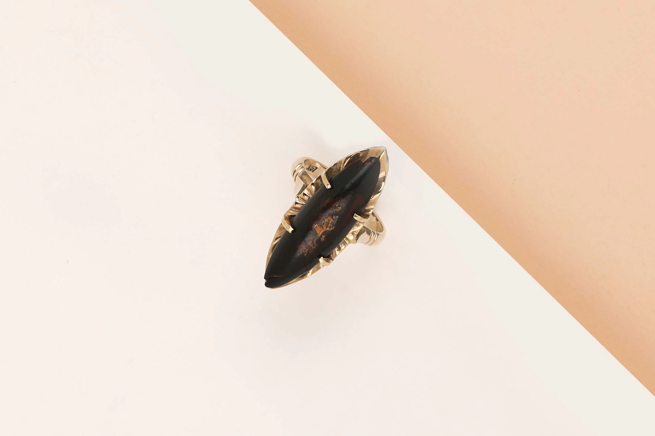 14 ct. Yellow Gold Ring - Wood - Size 57 - Image 2