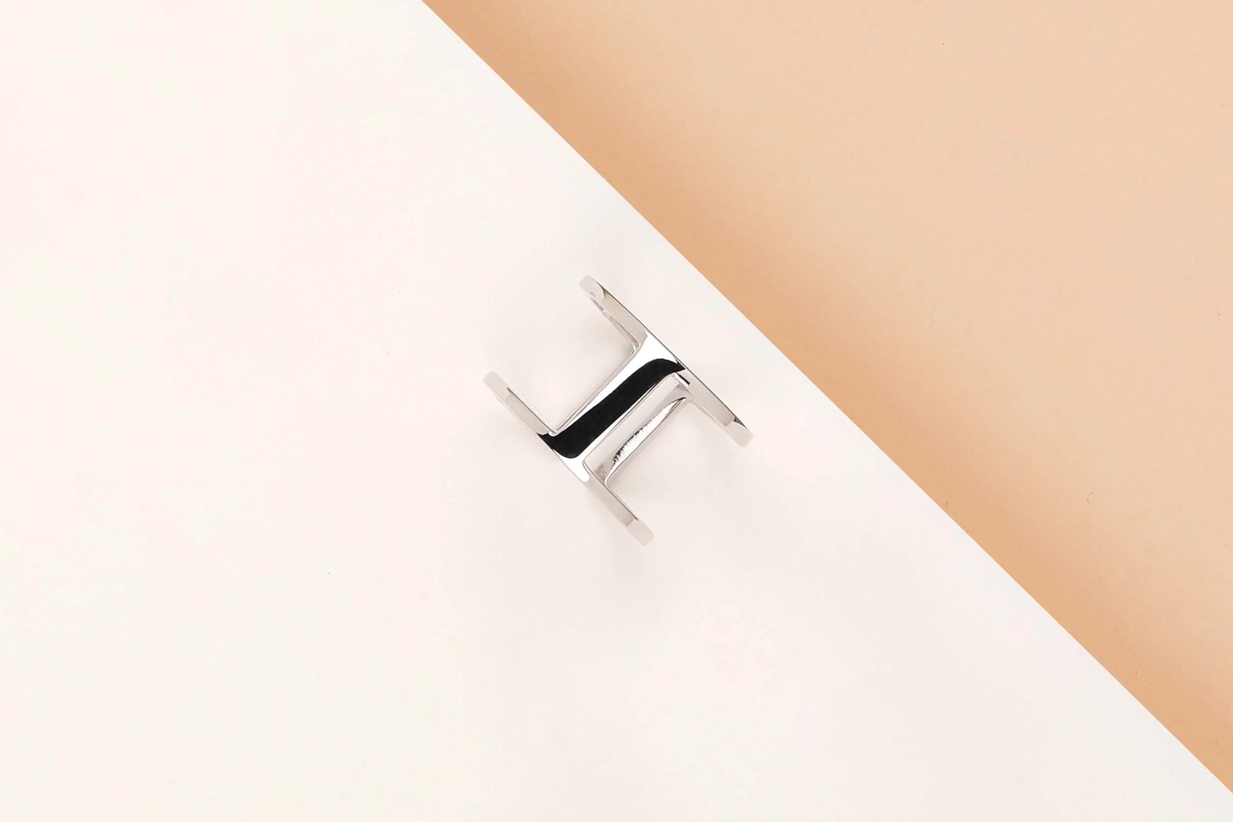 18 ct. White Gold Ring - Image 2