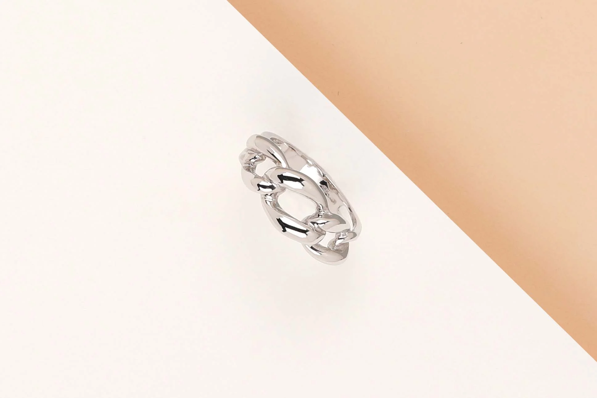 18ct. White Gold Ring - Image 2