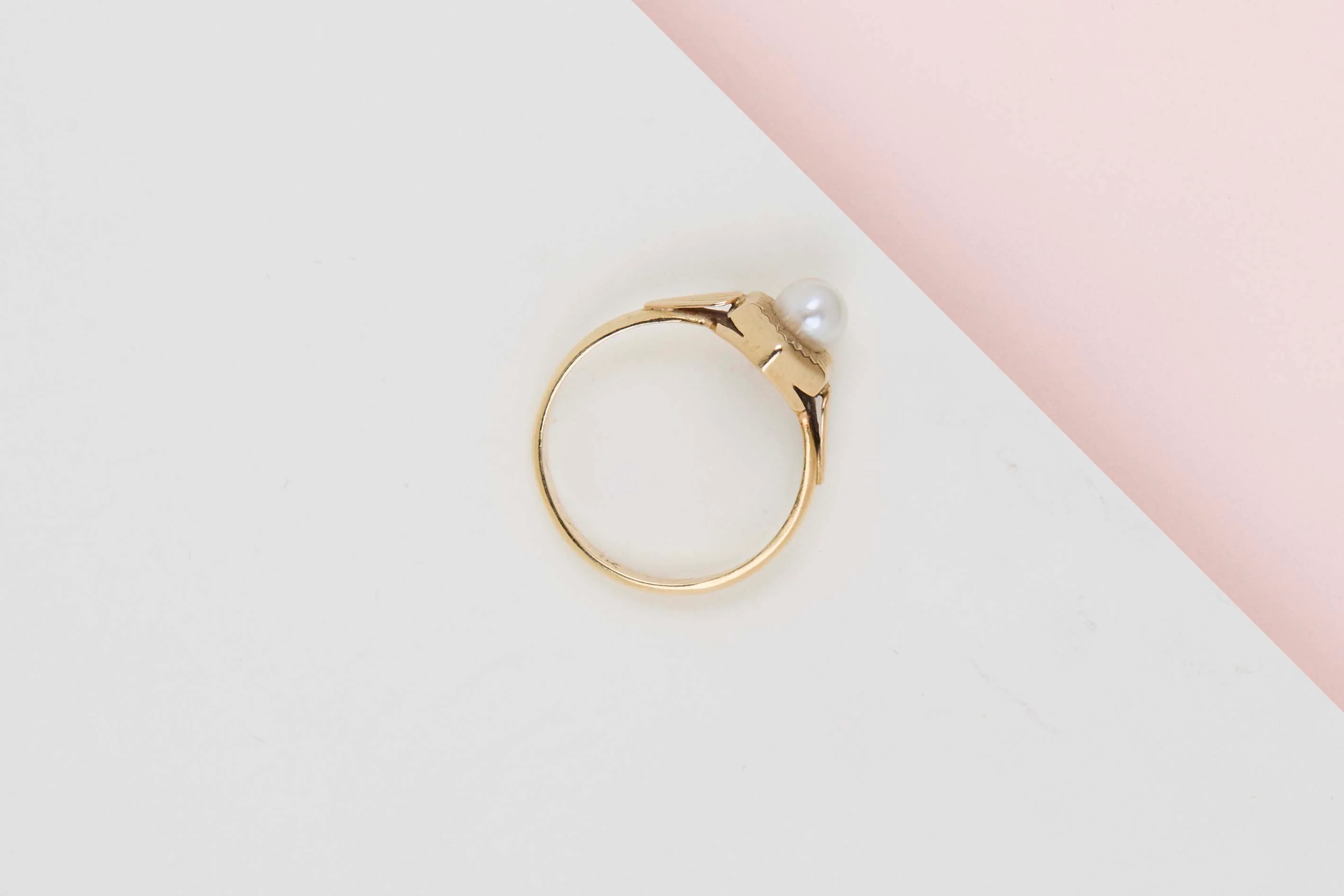 18 CT. Yellow Gold Ring - Pearl - Size 60 - Image 3