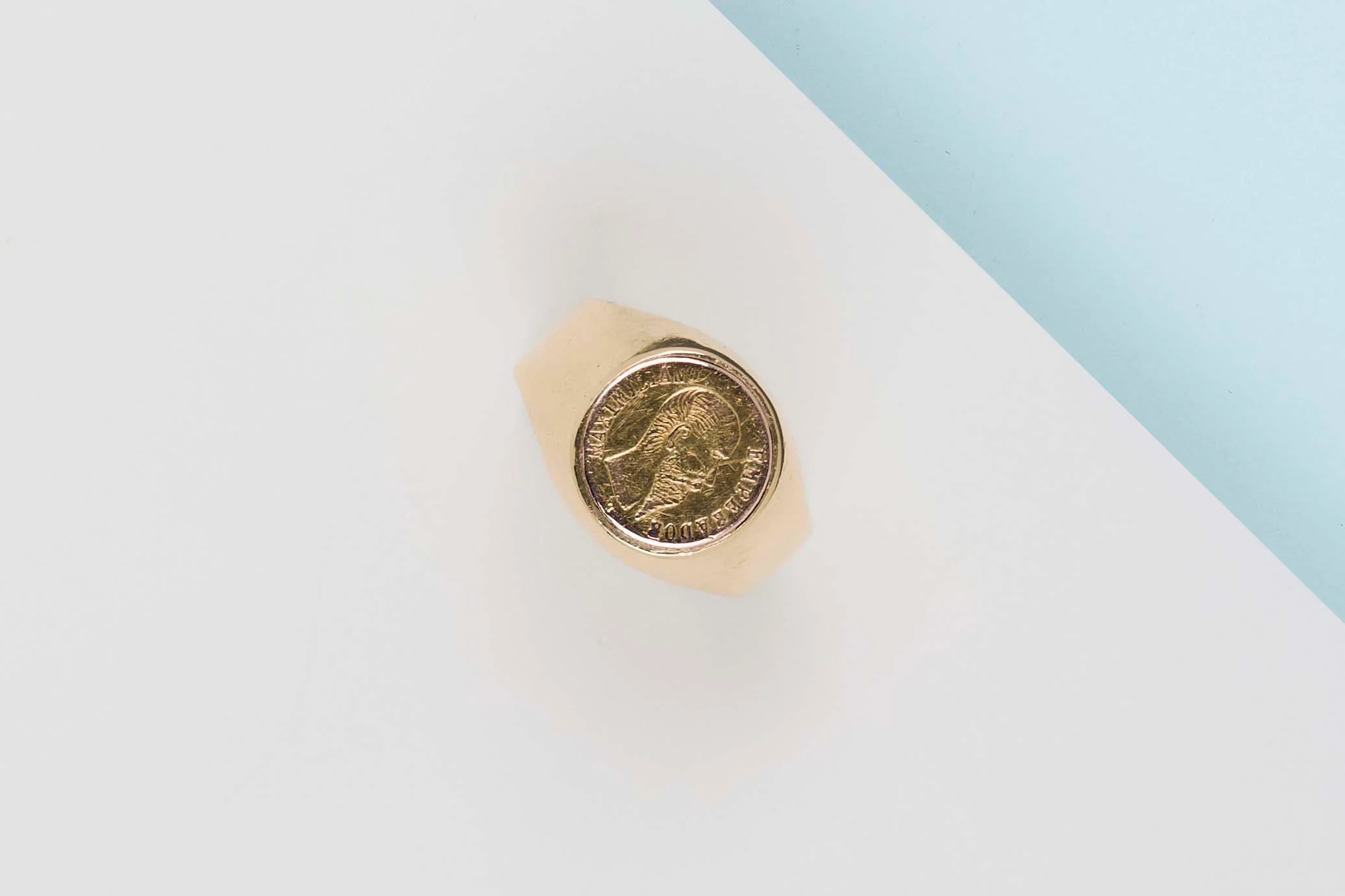 18 CT. Yellow Gold Ring - Size 50 - Image 2