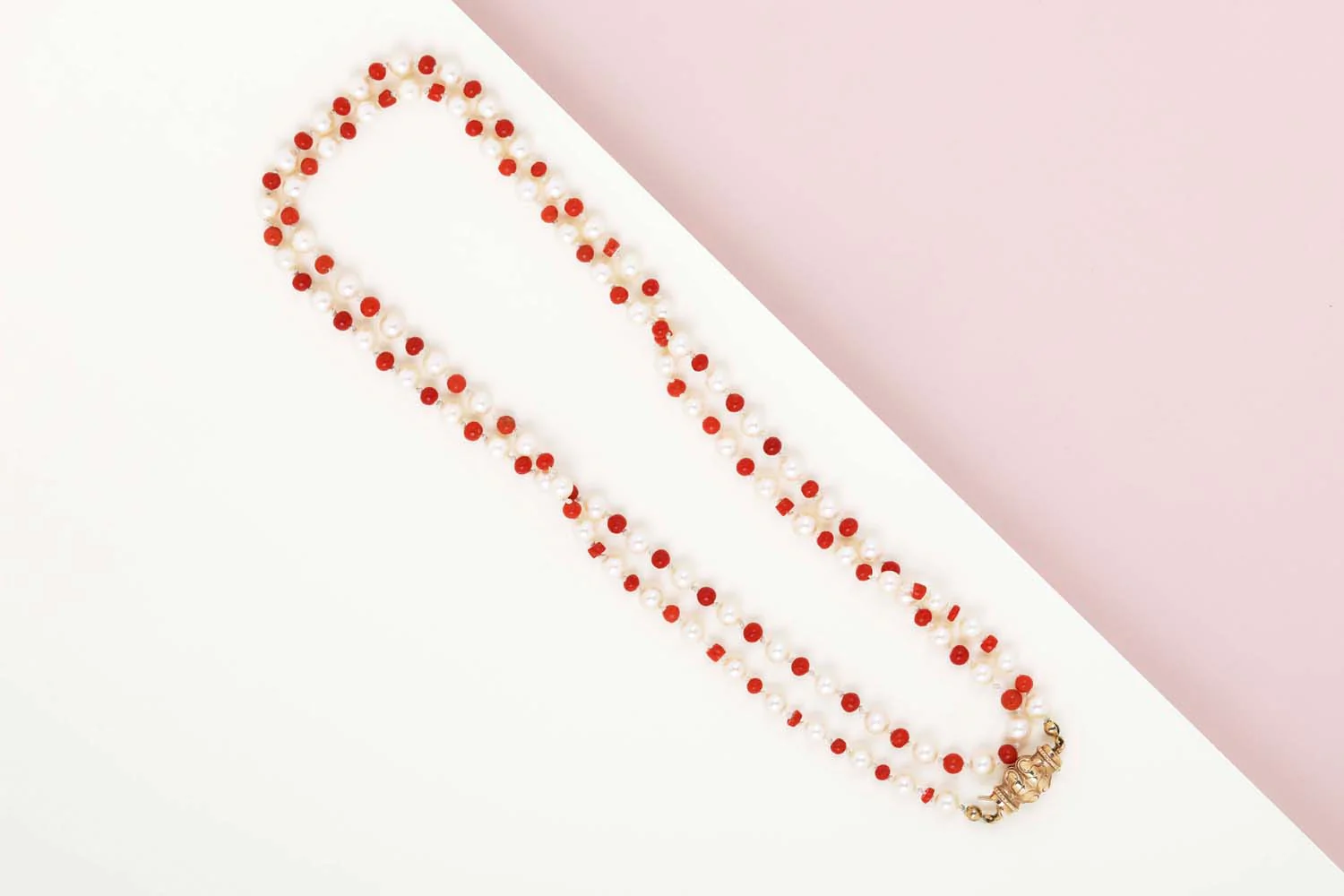Necklace with gold closure Piece - Pearls & Blood Coral