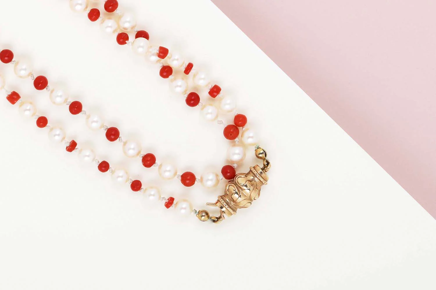 Necklace with gold closure Piece - Pearls & Blood Coral - Image 2