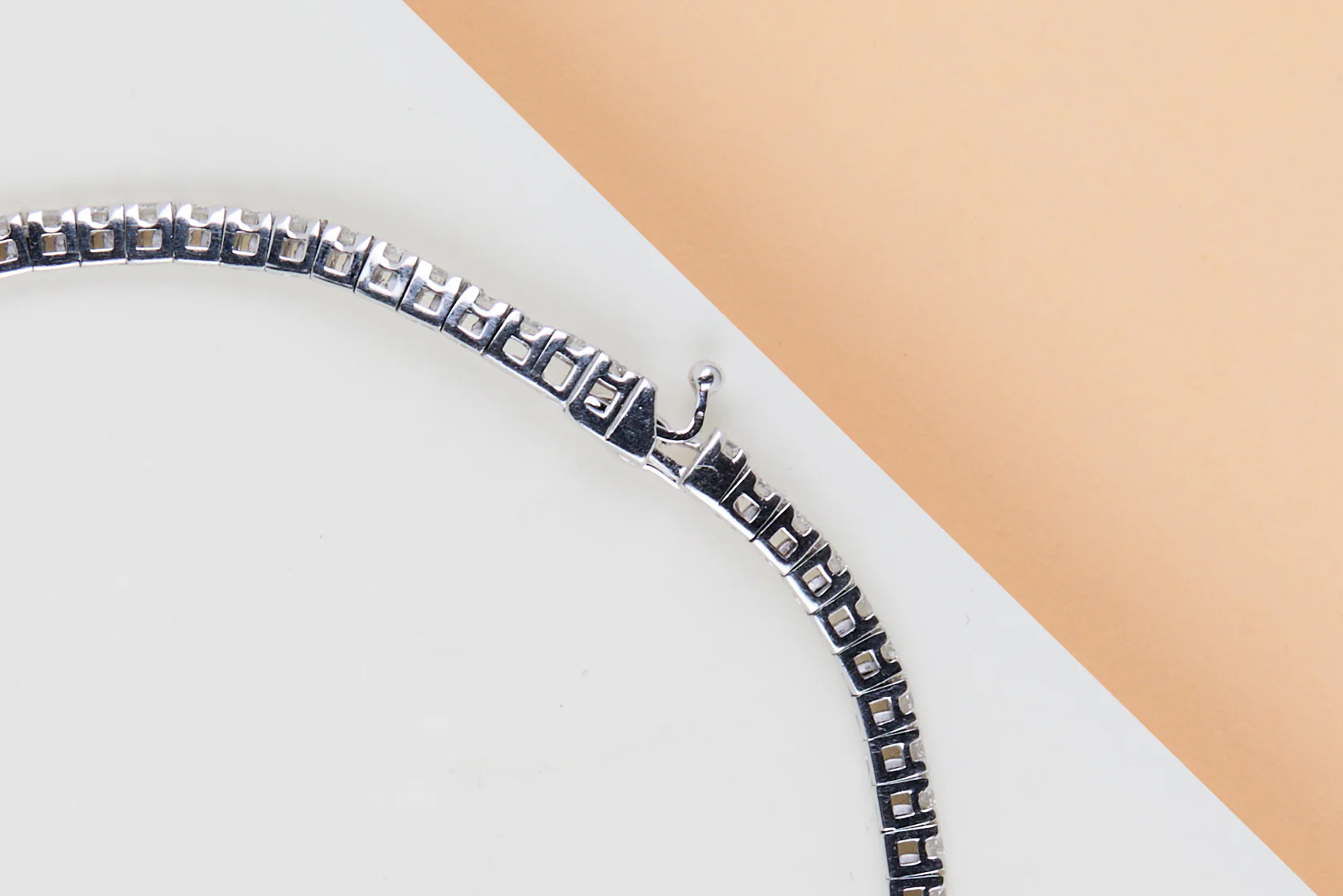 18ct. White Gold Tennis Bracelet - Diamonds - 19CM - Image 2