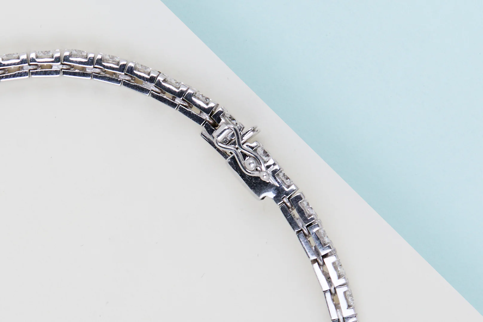 18ct. White Gold Tennis Bracelet - Diamonds - 19CM - Image 2