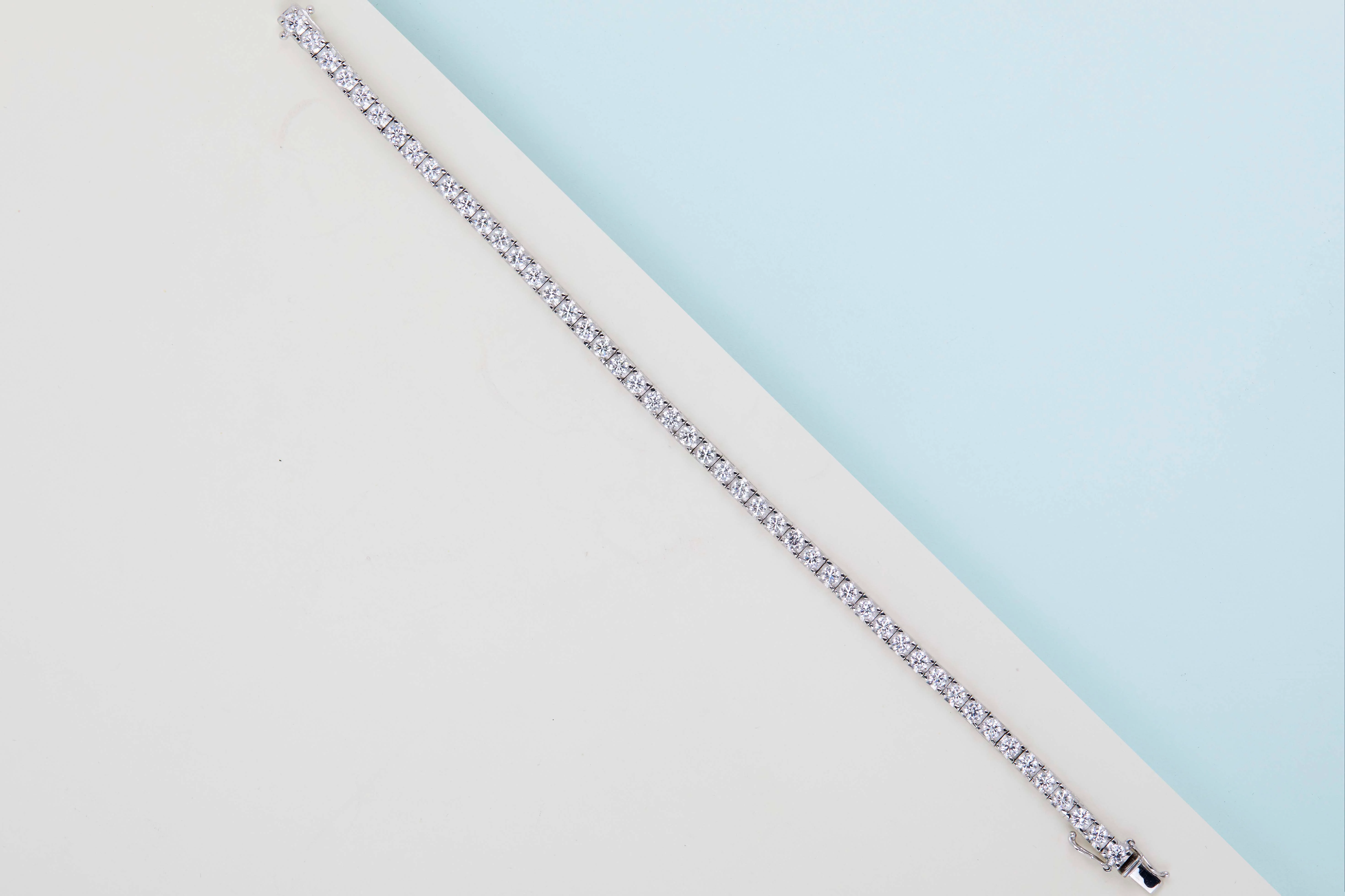18ct. White Gold Tennis Bracelet - Diamonds - 19CM - Image 3