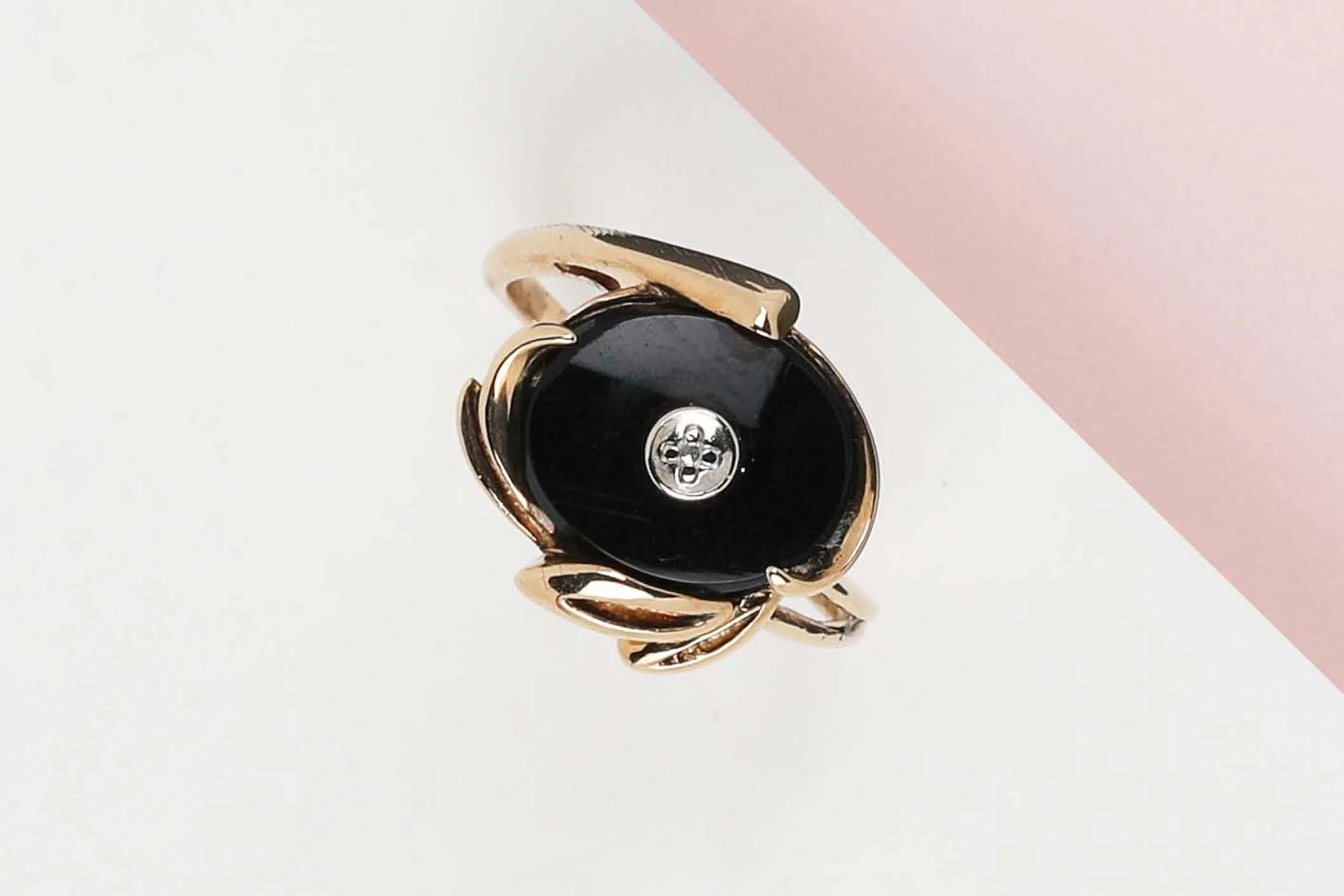 9 ct. Yellow Gold Ring - Diamond - Size 53