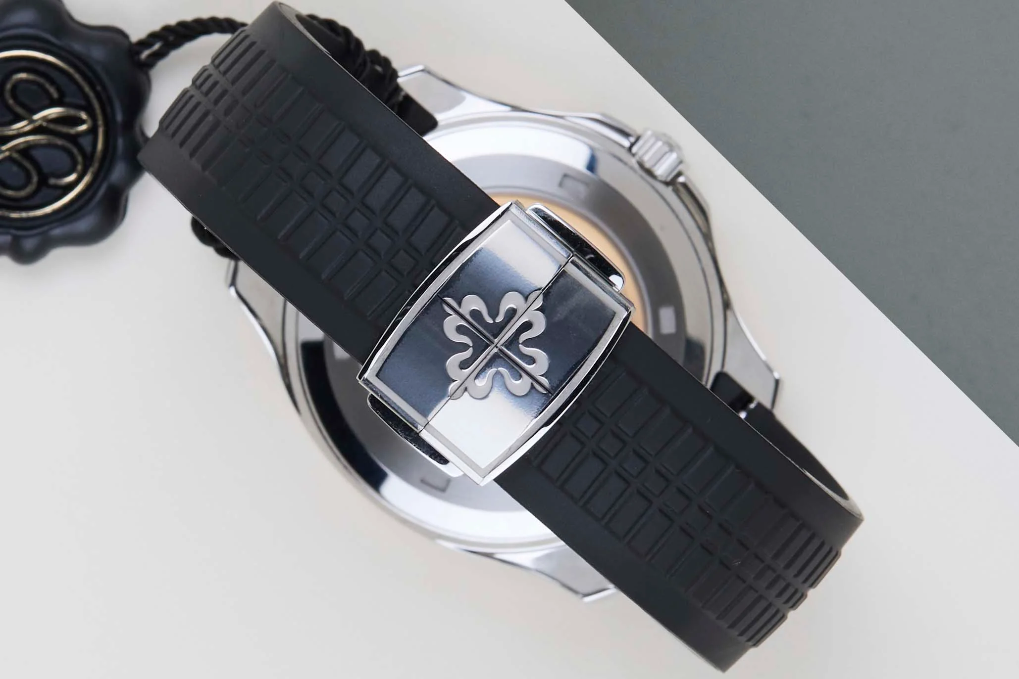 Aquanaut 'Black Grey Dial - Rubber Strap' - Image 6