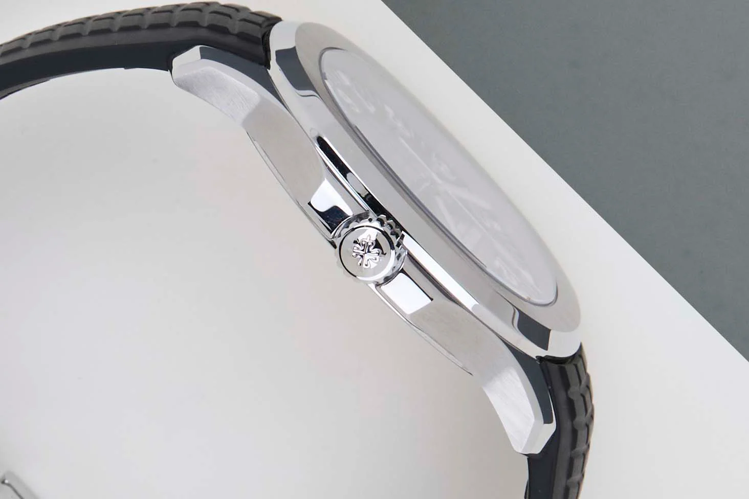 Aquanaut 'Black Grey Dial - Rubber Strap' - Image 8