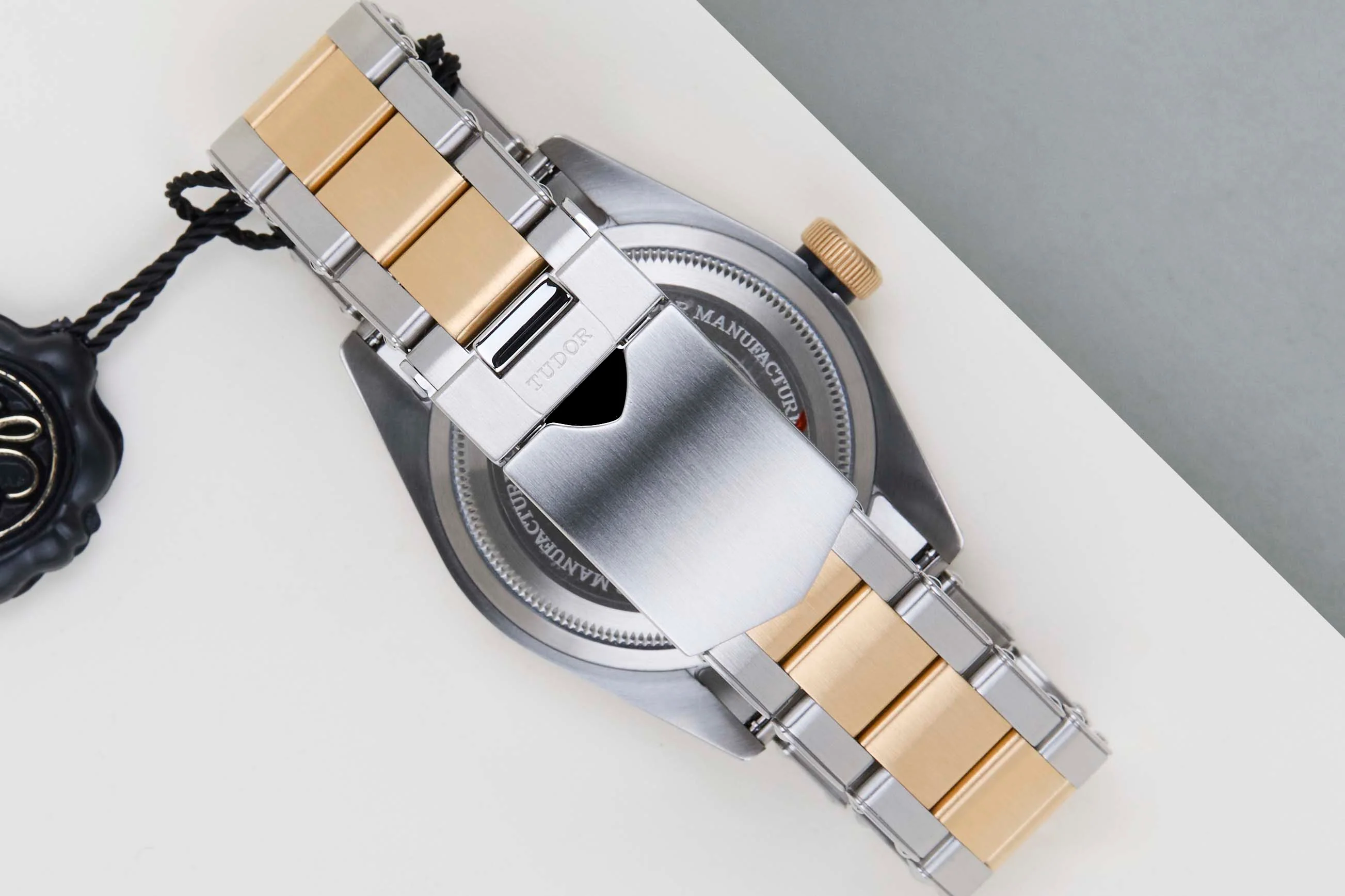 Black Bay 41 - 'Black Dial - Yellow Gold And Steel' - Image 6
