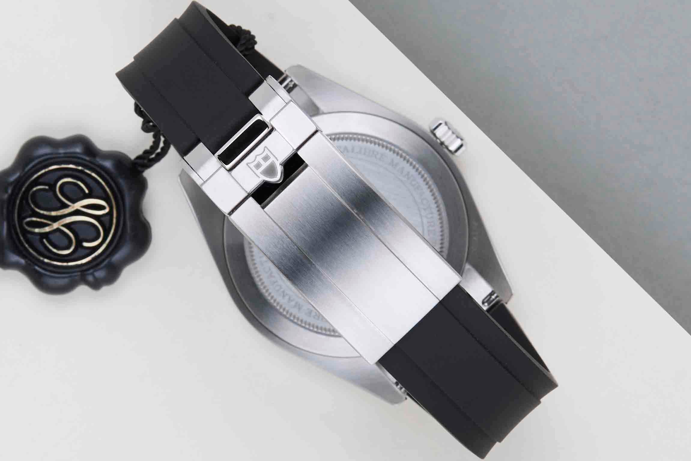 Black Bay 58 'Burgundy Dial - Rubber Strap' - Image 7