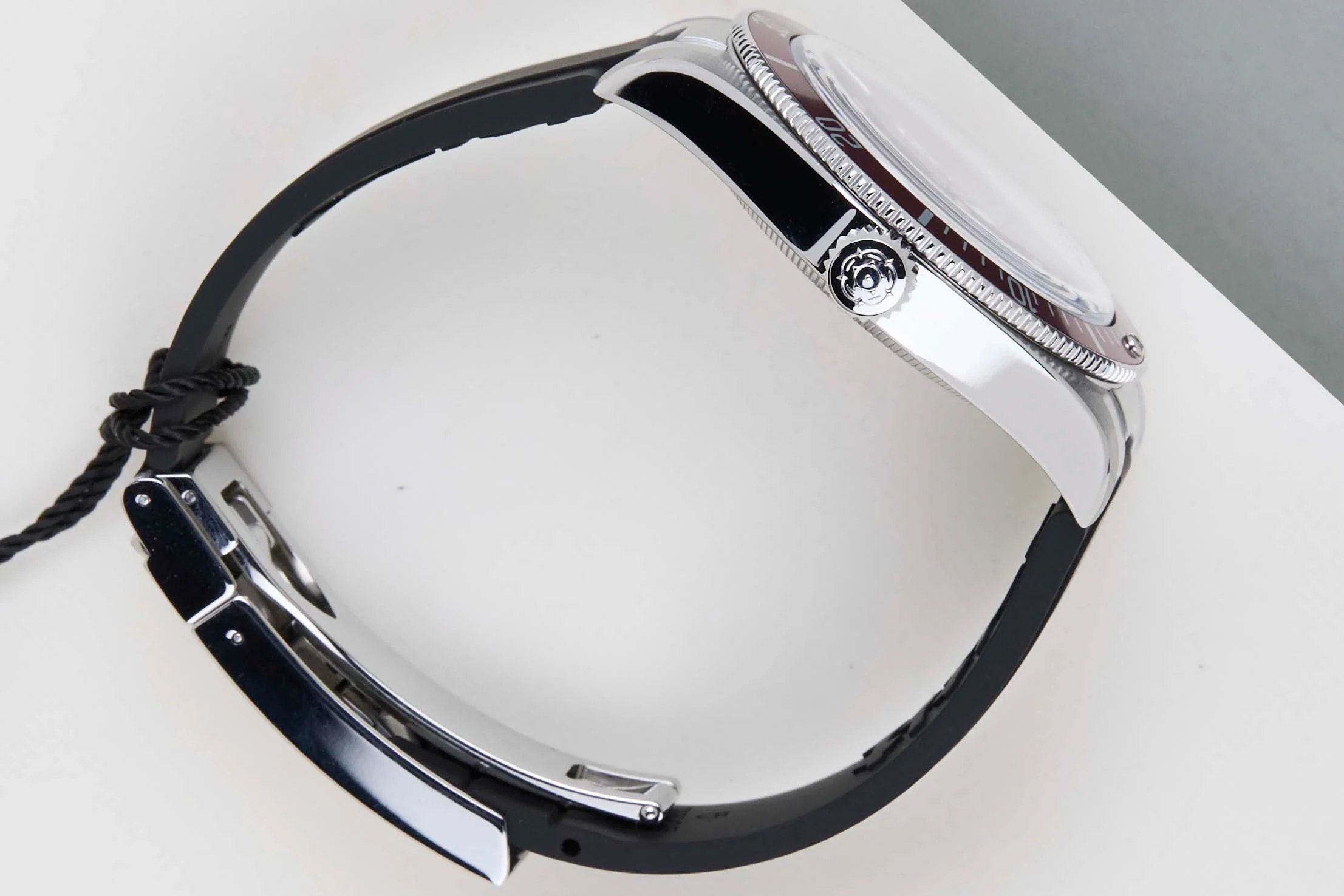 Black Bay 58 'Burgundy Dial - Rubber Strap' - Image 8