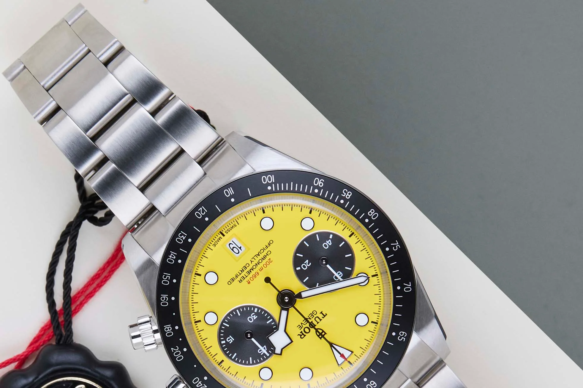 Black Bay Chrono 39 'Yellow Dial - Oyster' - Image 4