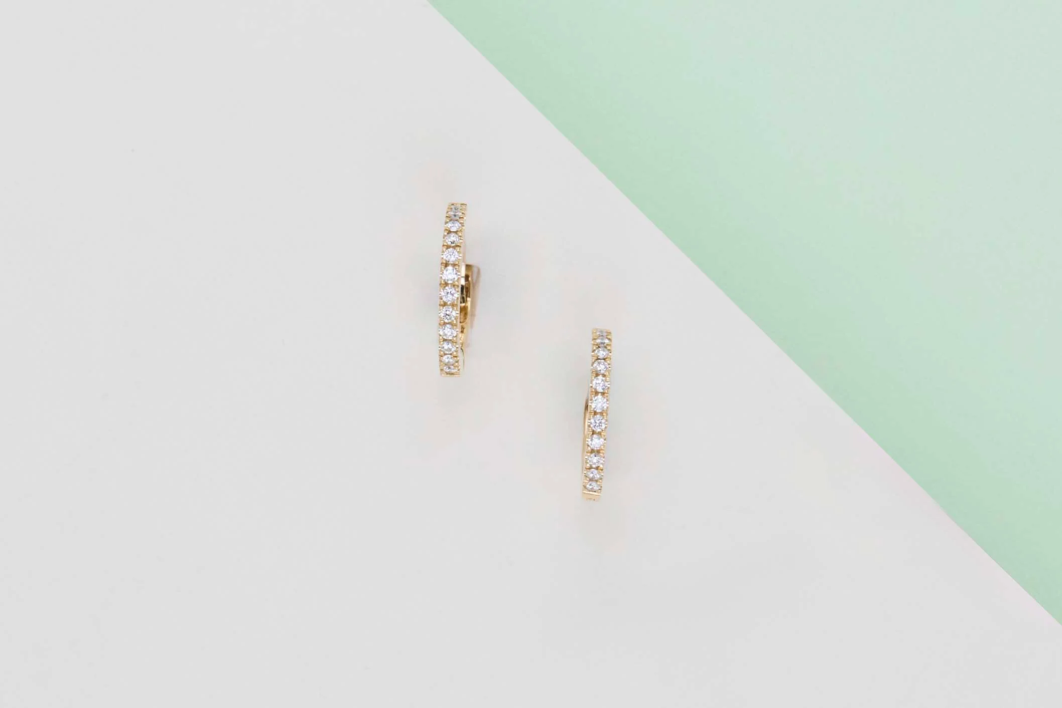 Hoop Earrings with diamonds - Yellow Gold