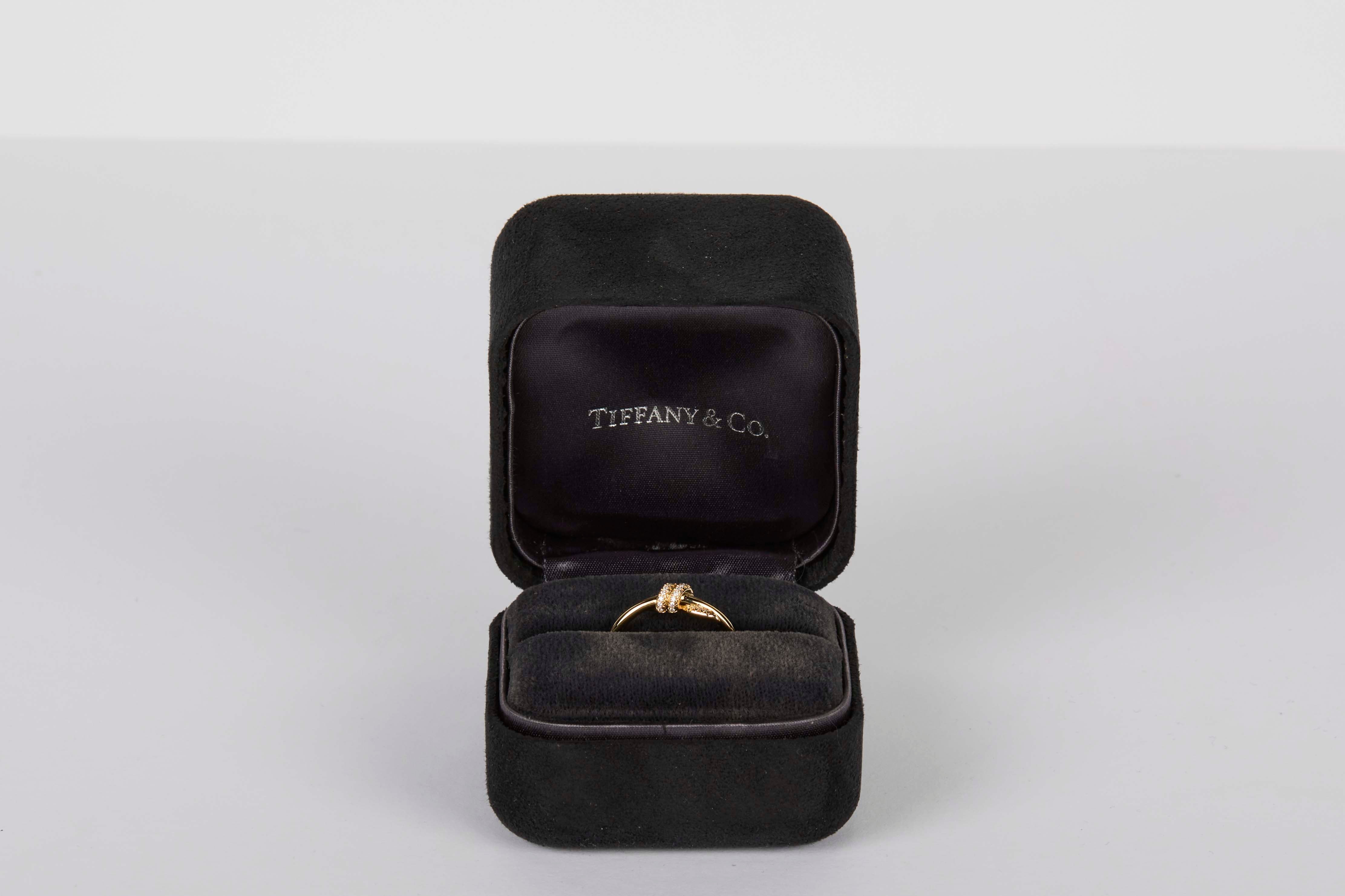 Knot Ring - Yellow Gold & Diamonds - Size 53 - B - Image 4