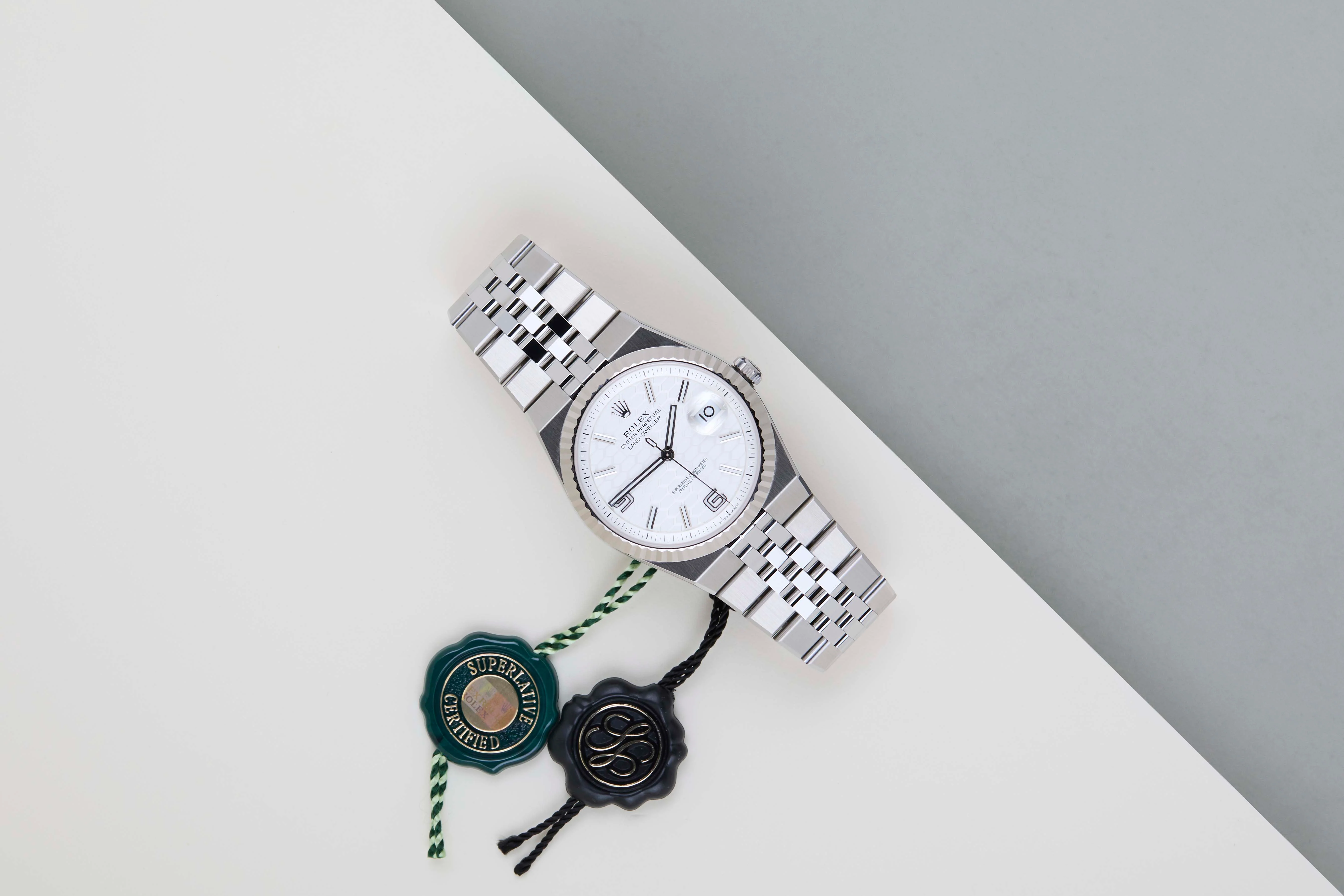 Land-Dweller 40 'White Honeycomb Dial' - Image 2