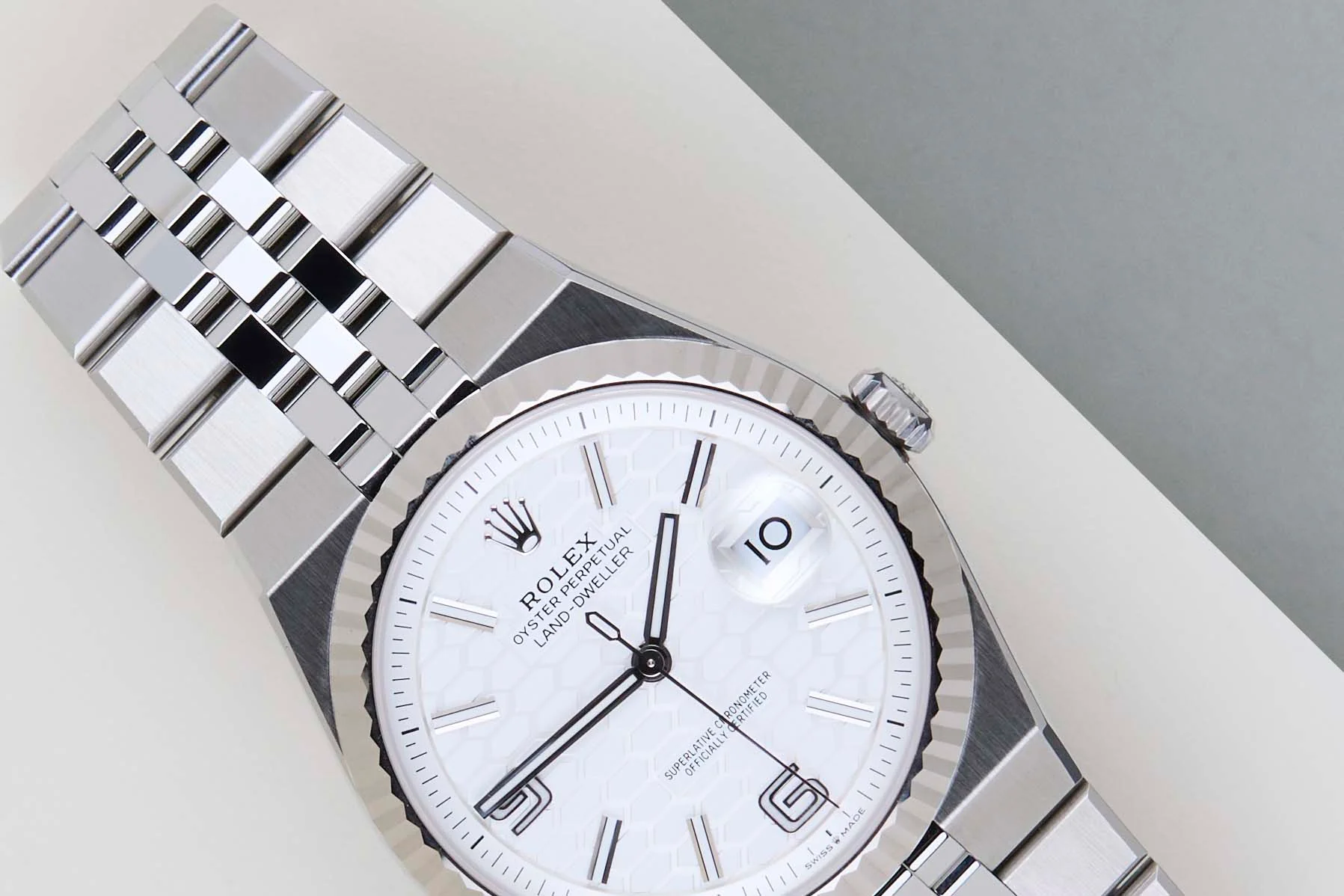 Land-Dweller 40 'White Honeycomb Dial' - Image 3