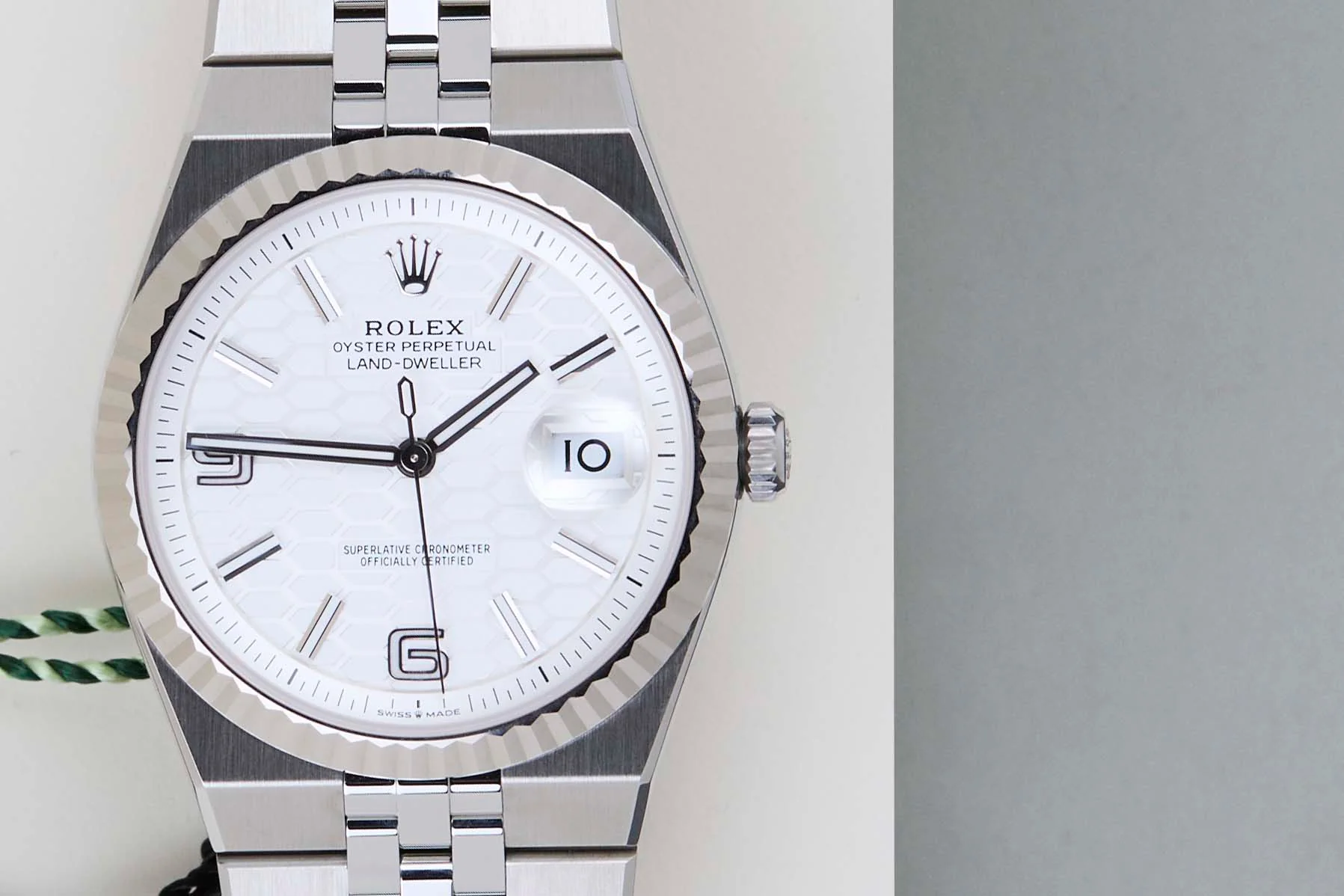 Land-Dweller 40 'White Honeycomb Dial' - Image 5