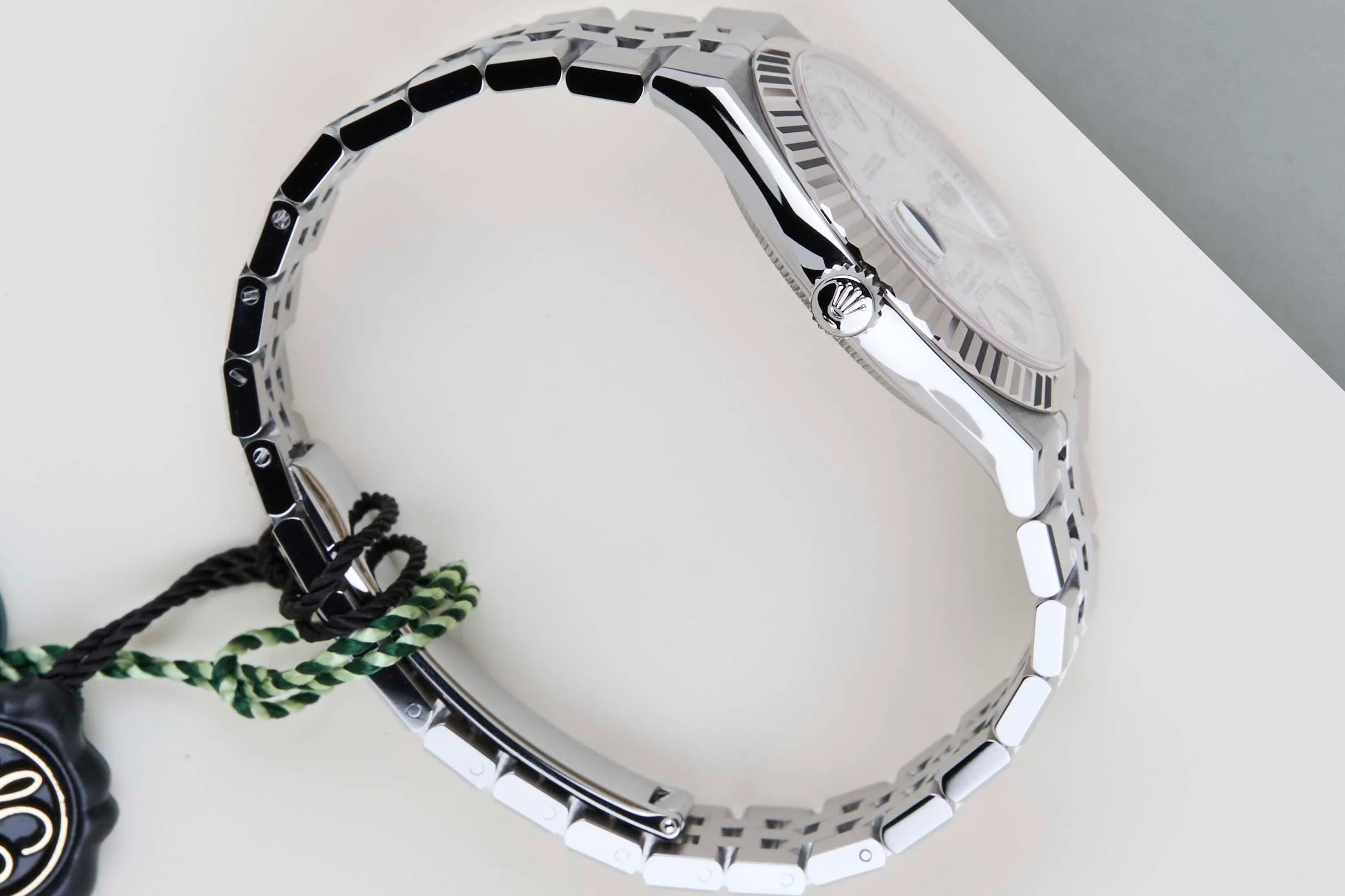 Land-Dweller 40 'White Honeycomb Dial' - Image 7