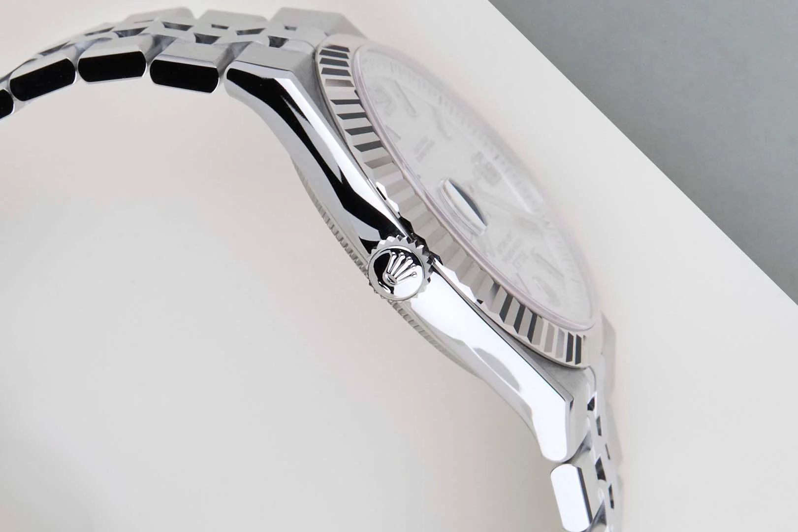 Land-Dweller 40 'White Honeycomb Dial' - Image 8