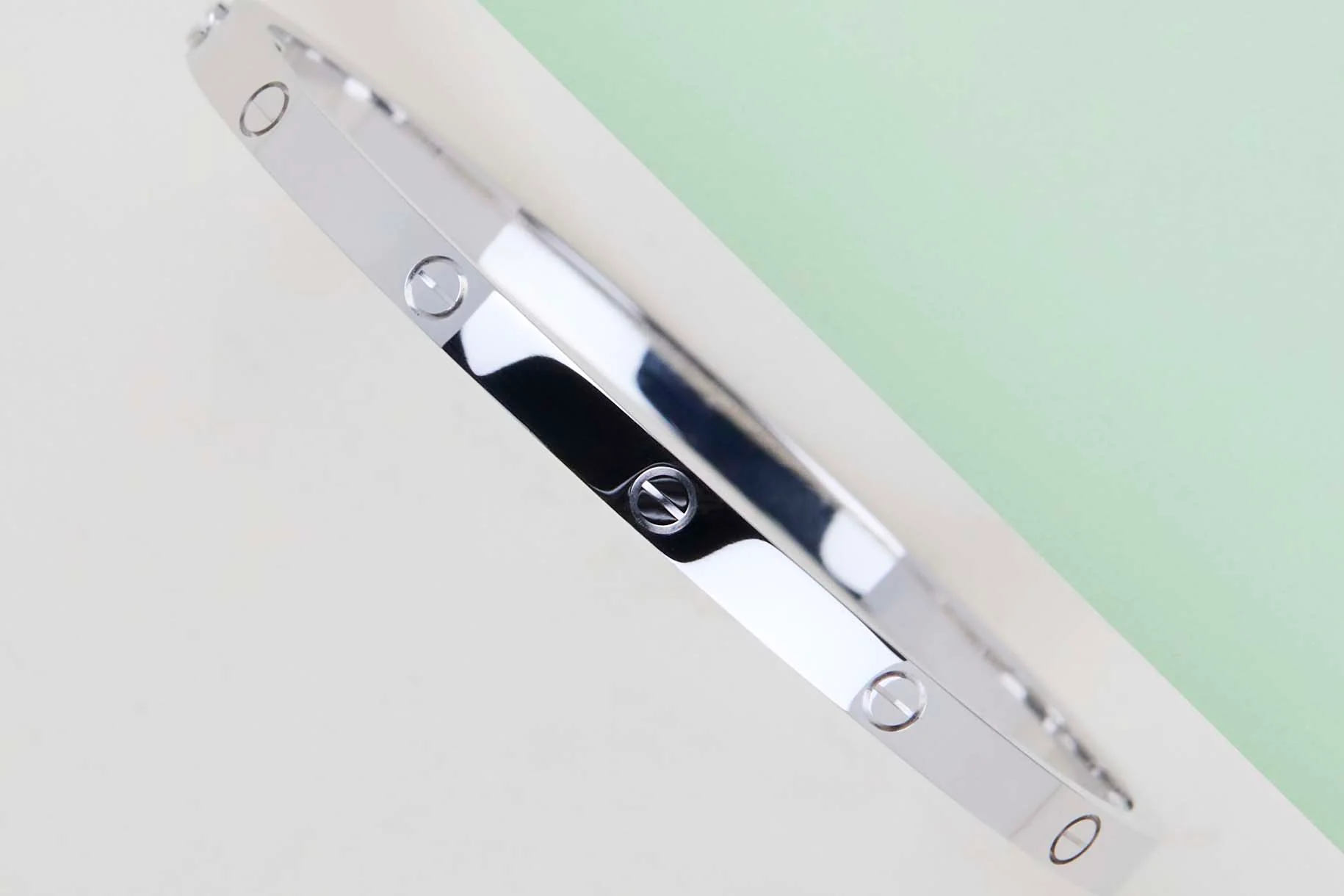 Love Bracelet Small - White Gold - Size 16 - B&P