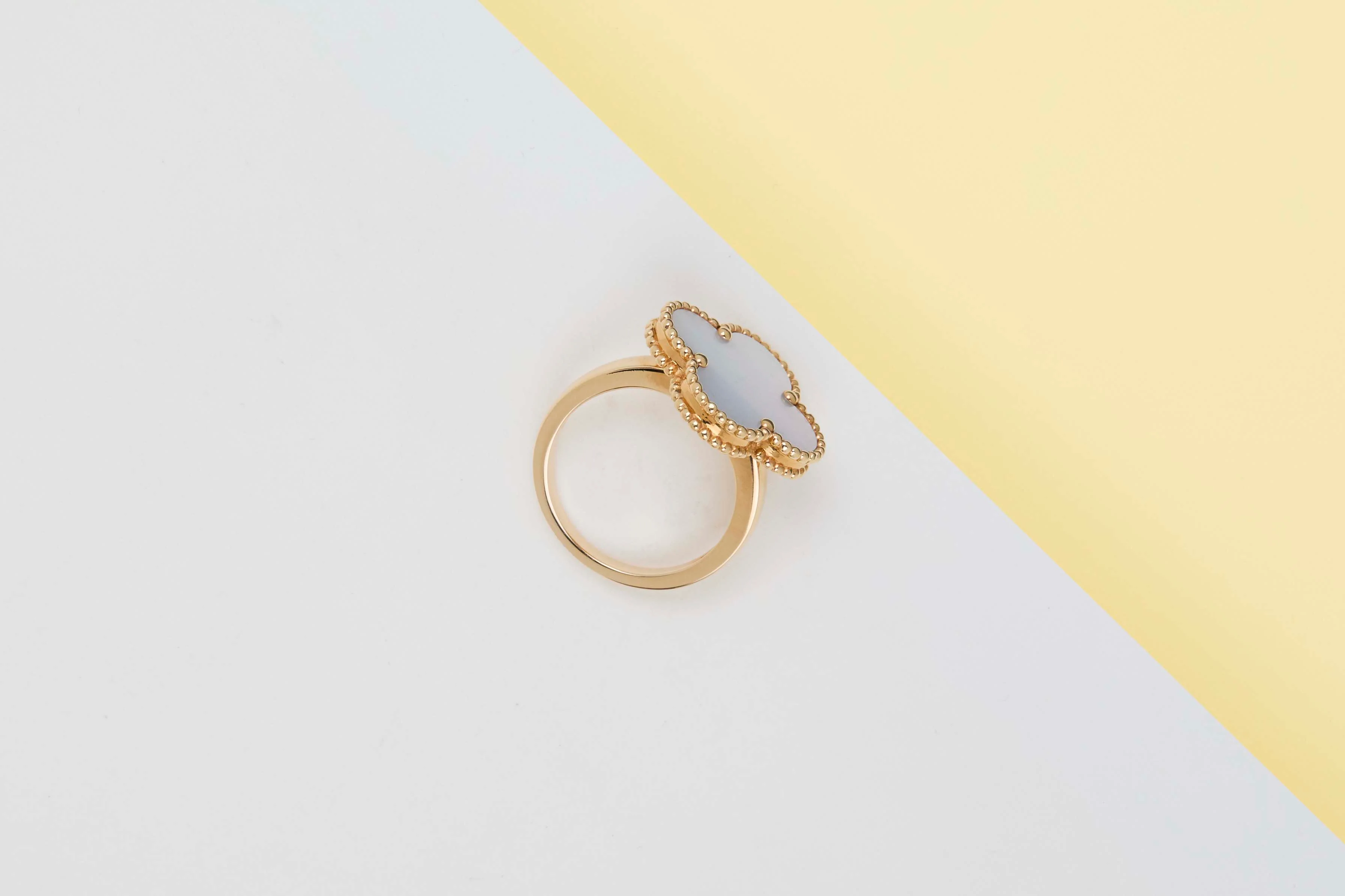 Magic Alhambra Ring - Yellow Gold - Mother Of Pearl - Size 56 - B&P - Image 3