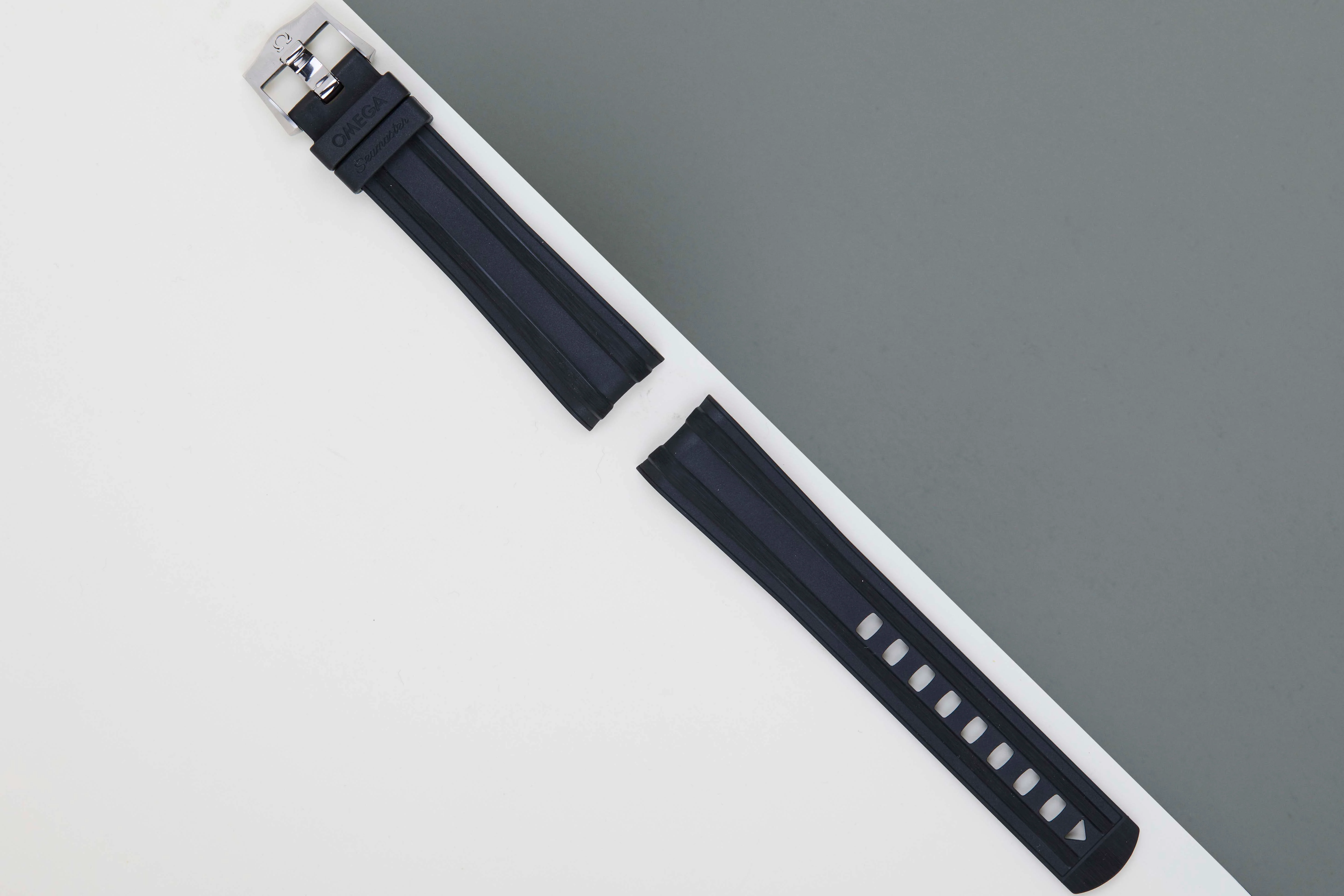 Seamaster Diver 300 M 'James Bond - Black Dial' - Image 7