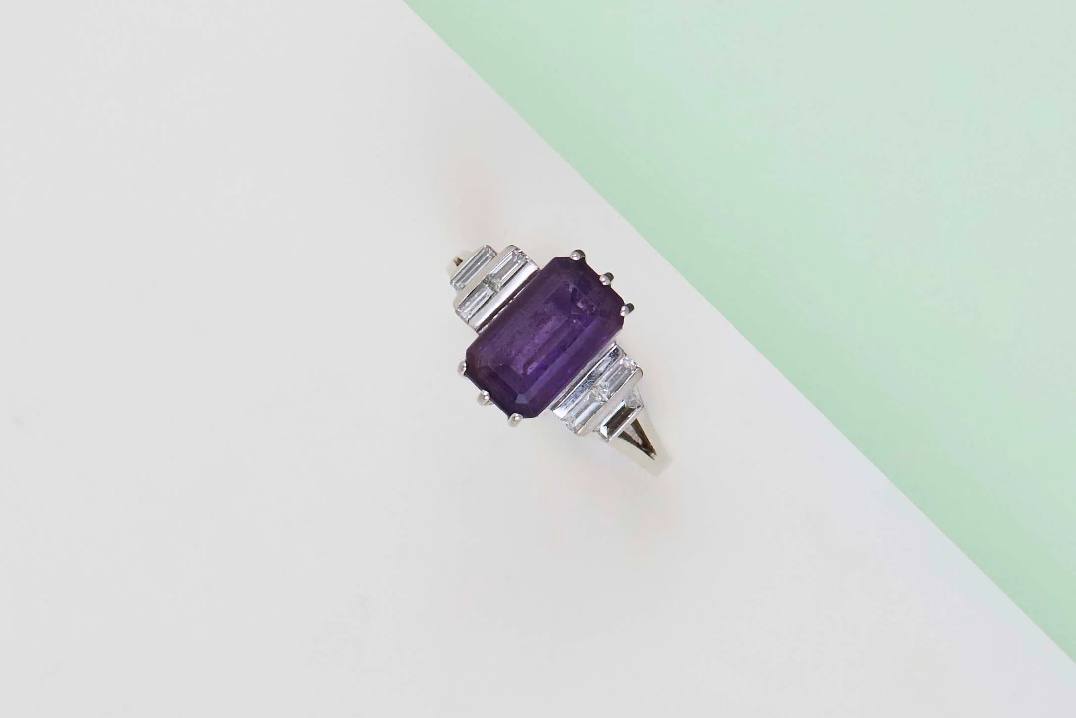 Ring - 14ct. White Gold - Amethyst & Diamonds - Size 57 - Image 2