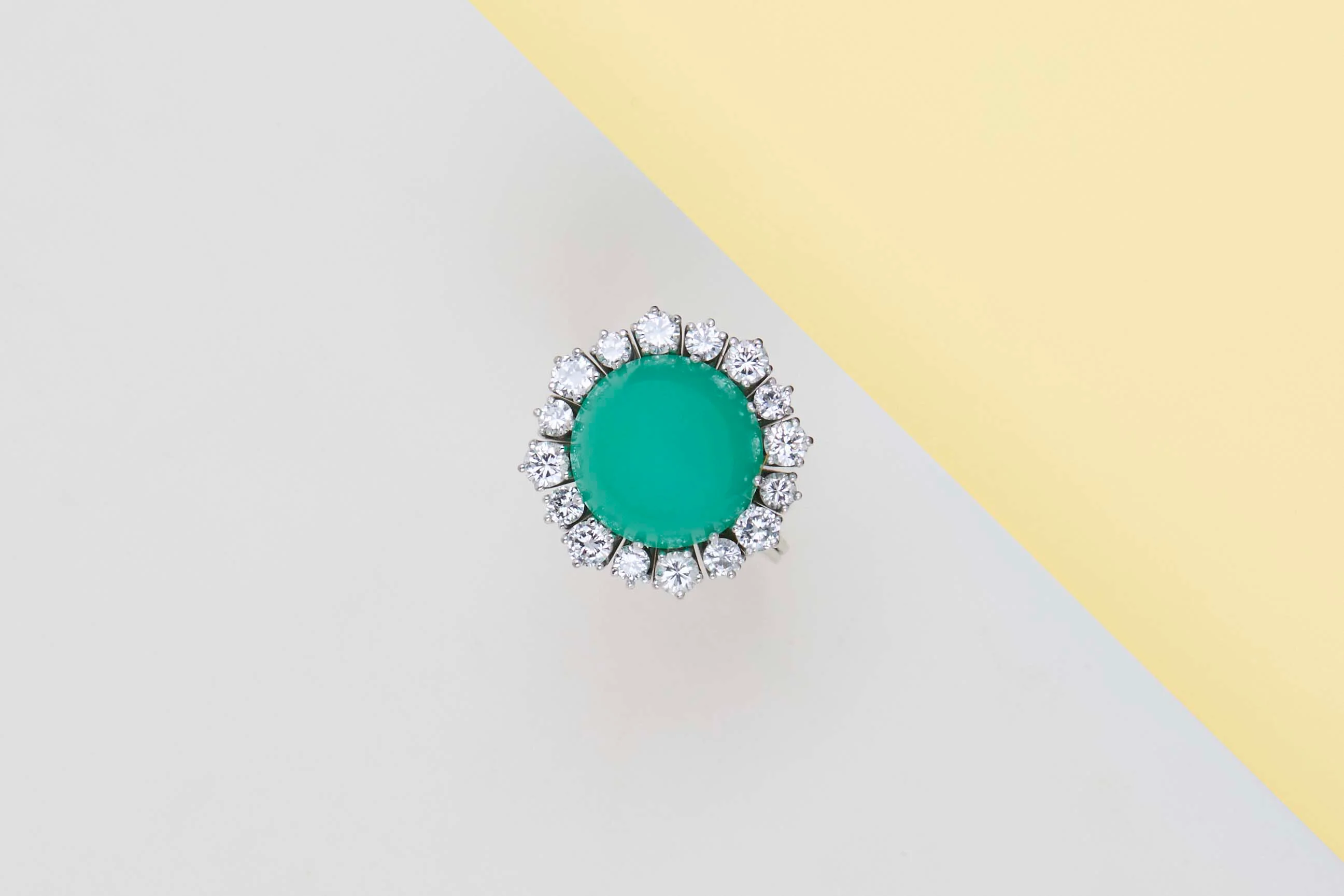 Ring - 18ct. White Gold - Chrysoprase & Diamonds - Size 50 - Image 2