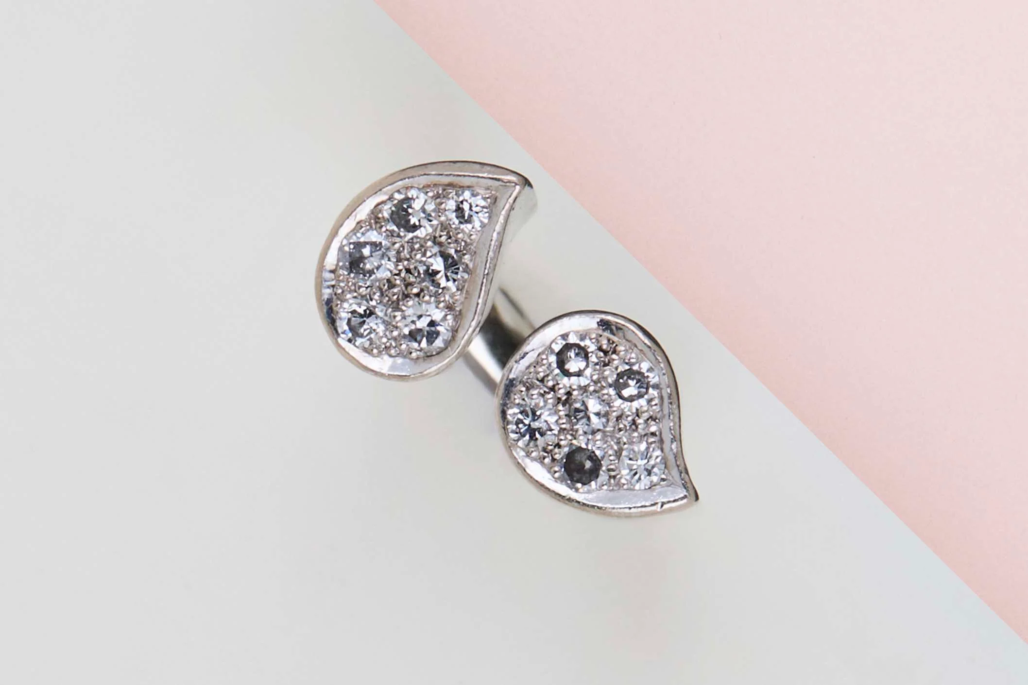 Ring - 18ct. White Gold & Diamonds - Size 47