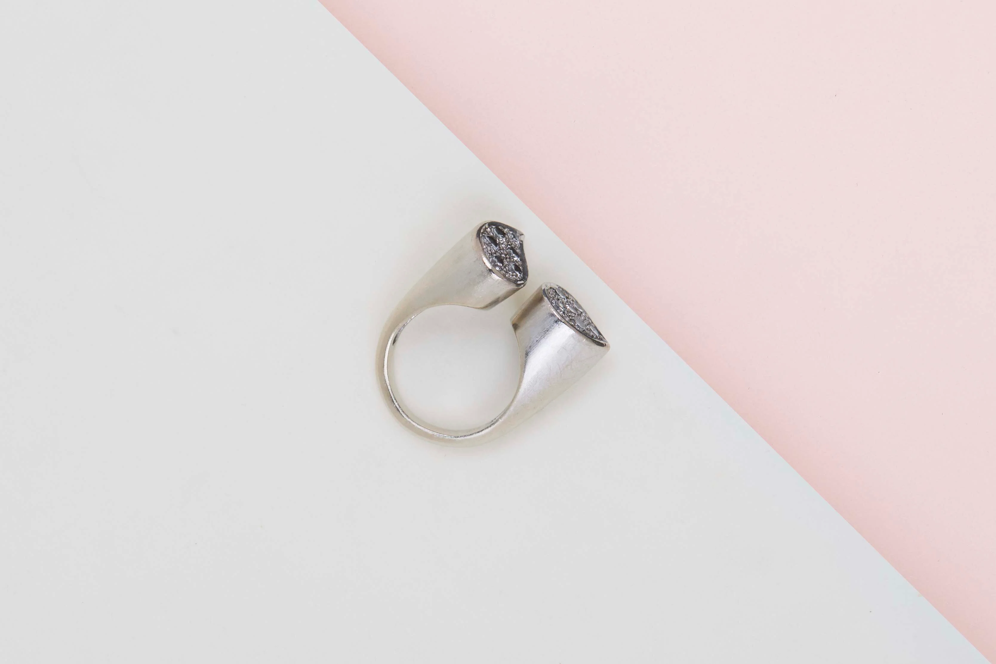 Ring - 18ct. White Gold & Diamonds - Size 47 - Image 3