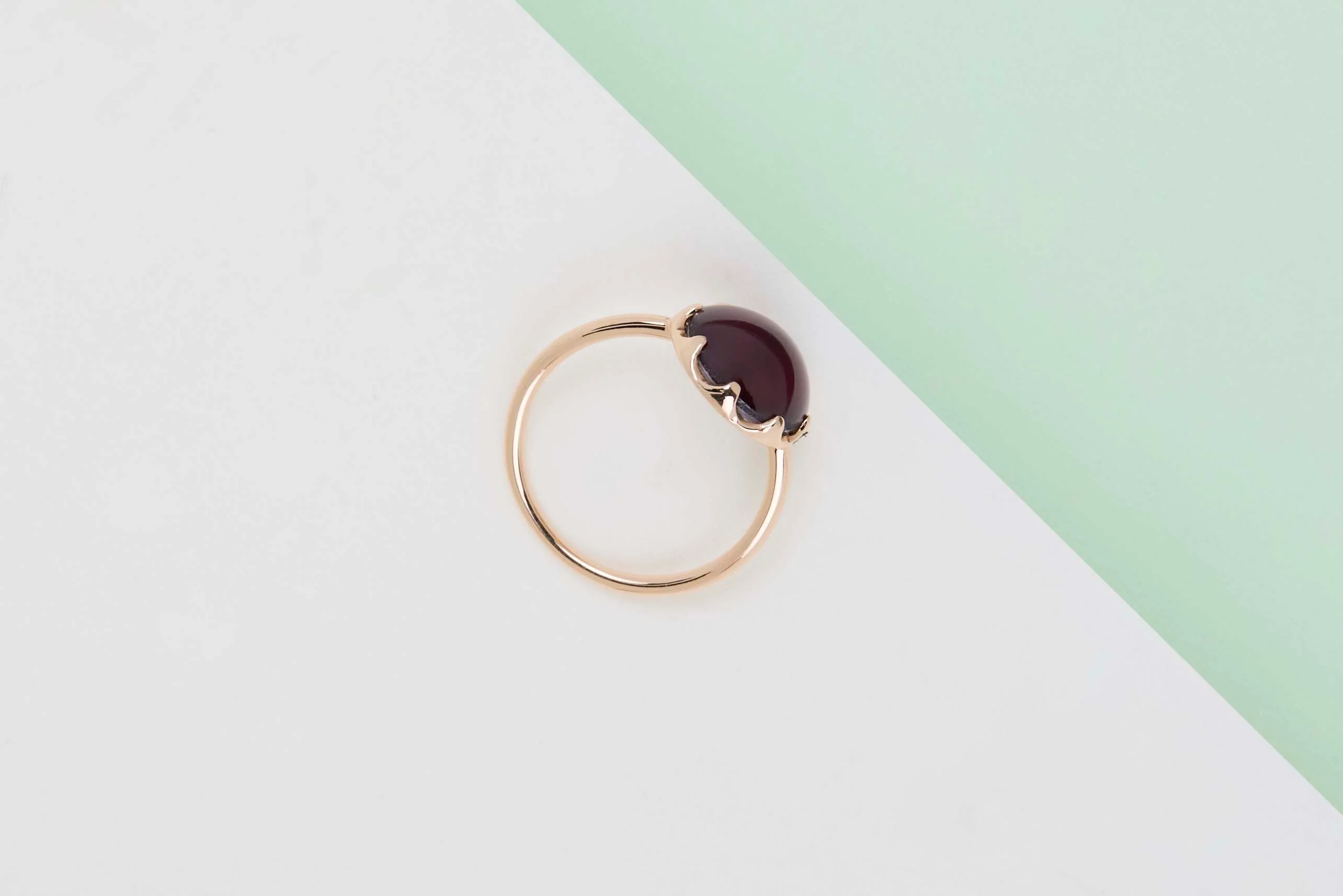 Rose Gold Ring - Garnet and Mother of Pearl - Size 52 - Image 3