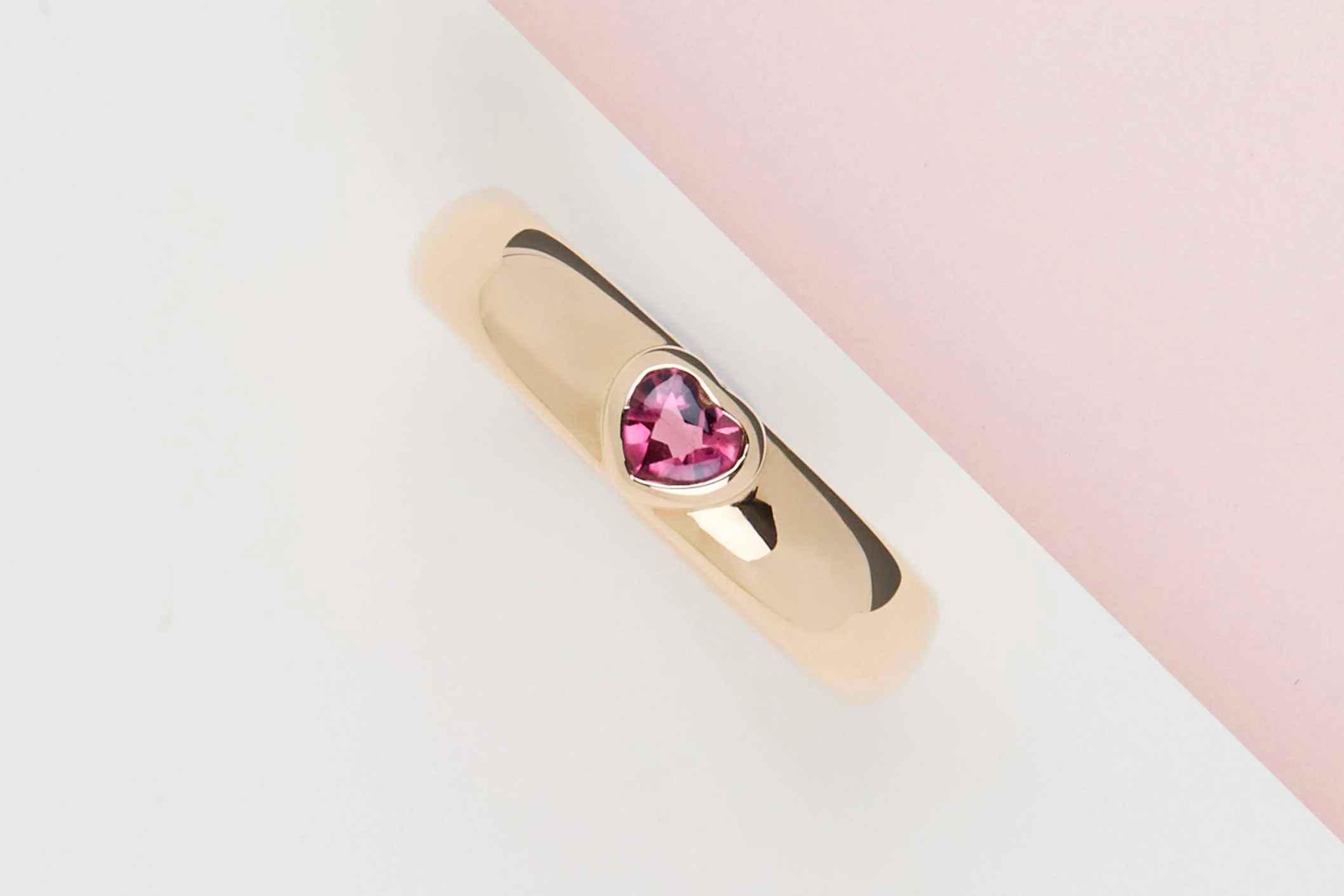 Tiffany Friendship Ring - Yellow Gold - Ruby - Size 54 - B