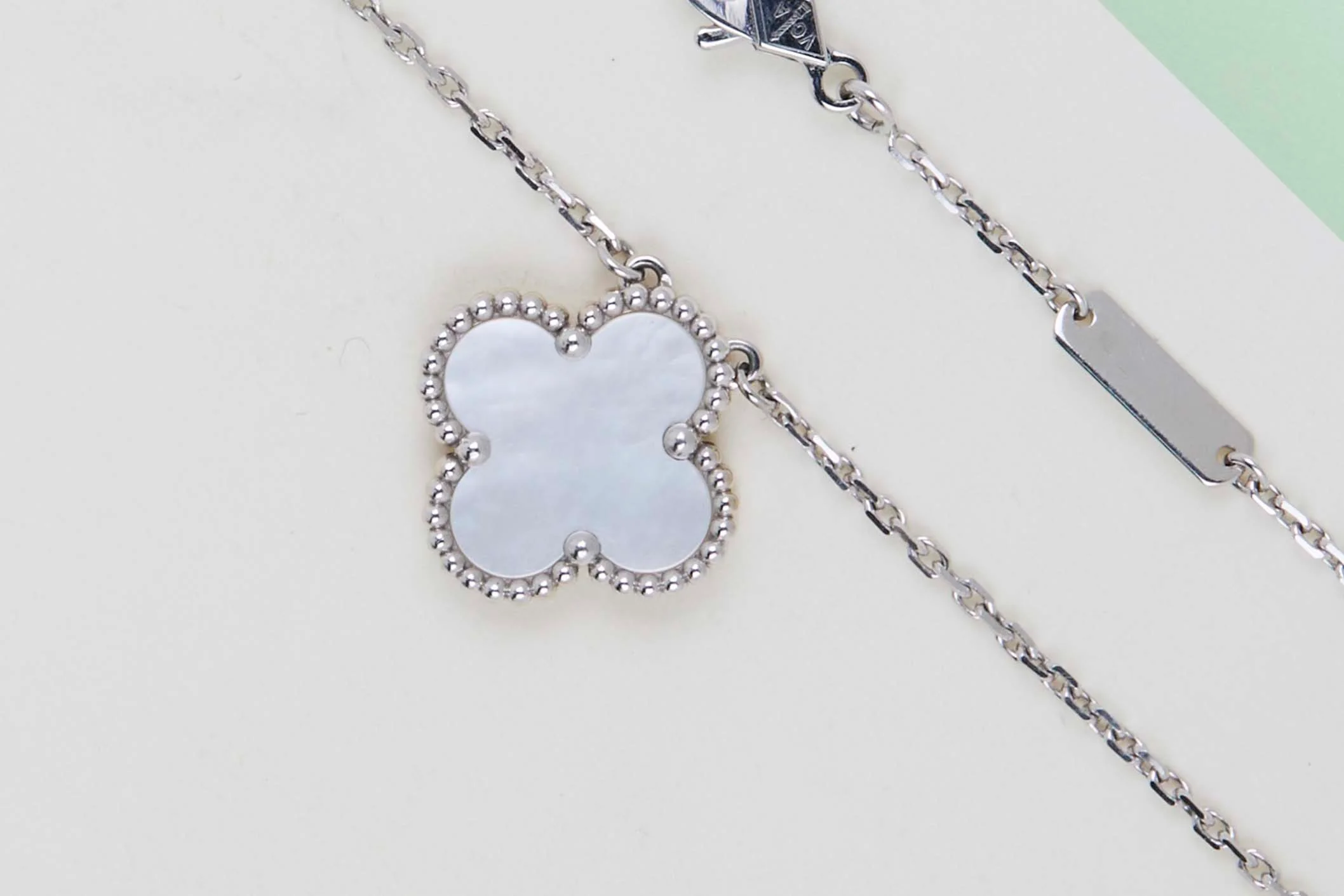 Vintage Alhambra Necklace - White Gold - Mother of Pearl - 42 CM - B&P