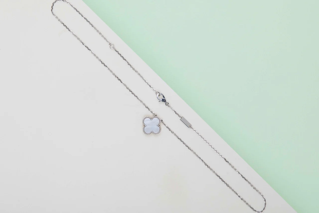 Vintage Alhambra Necklace - White Gold - Mother of Pearl - 42 CM - B&P - Image 2