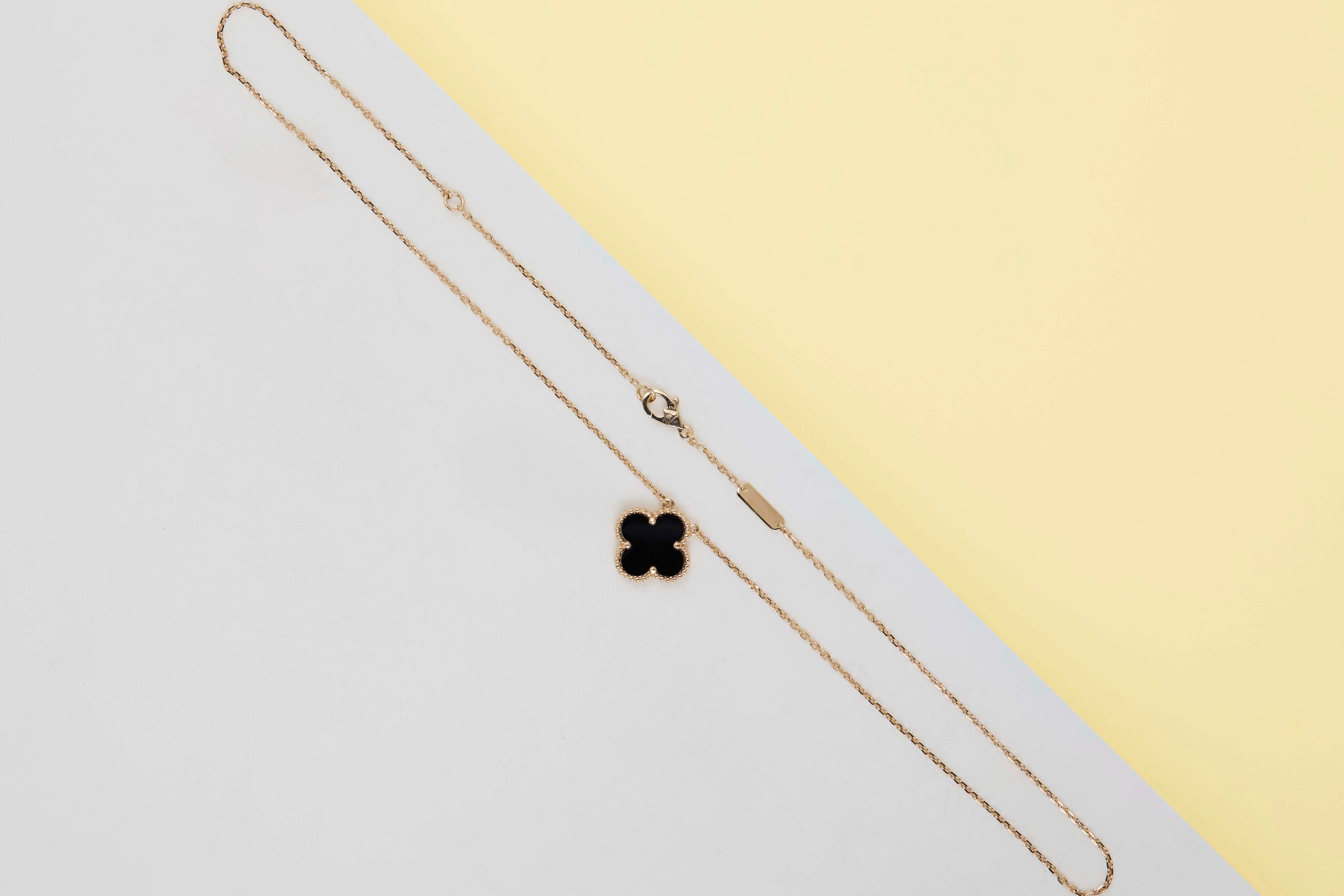 Vintage Alhambra Necklace - Yellow Gold - Onyx - 42 CM - B&P - Image 2